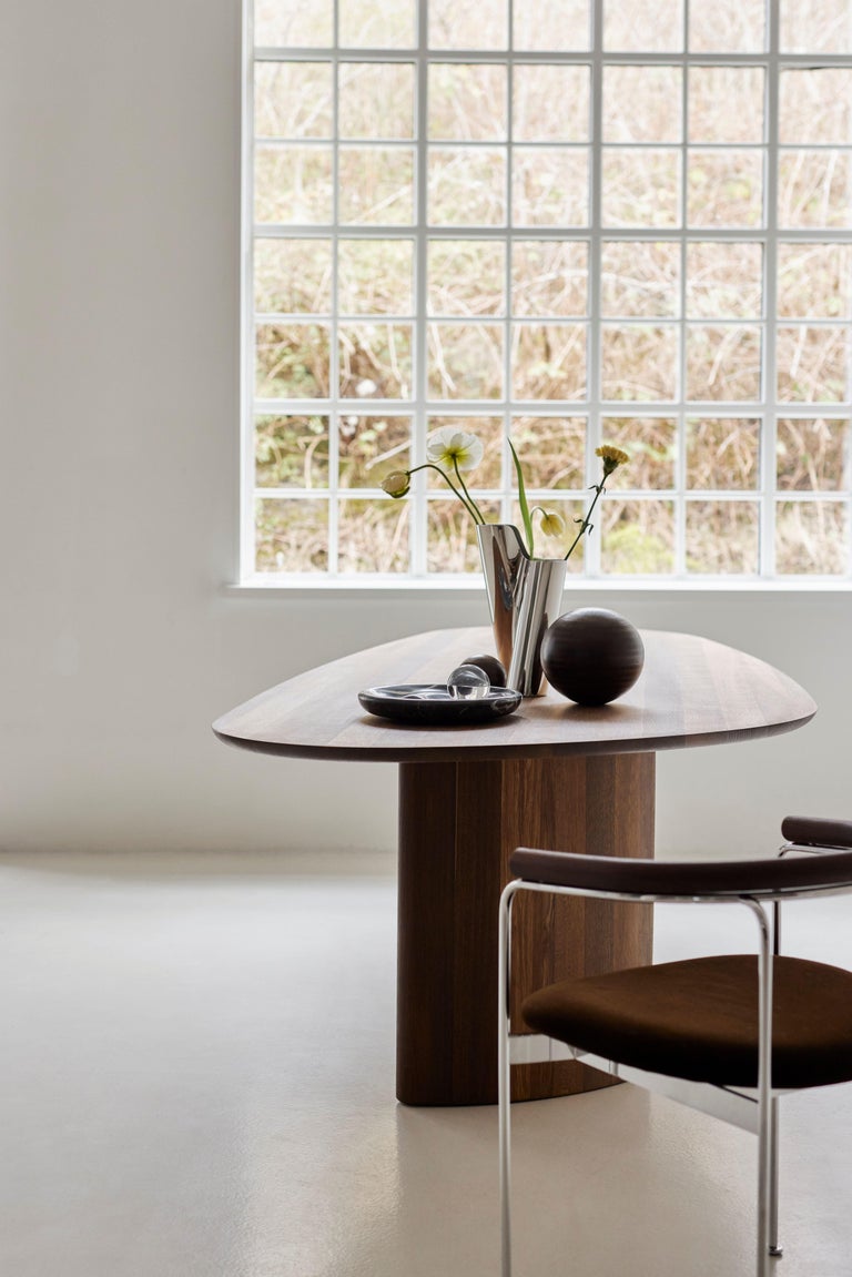 https://a.1stdibscdn.com/contemporary-rectangular-dining-table-tangent-by-dk3-oiled-white-oak-270-cm-for-sale-picture-8/f_31233/f_458107521752143465154/dk3_Anne_Boysen_Tangent_Table_52_low_master.jpg?width=768