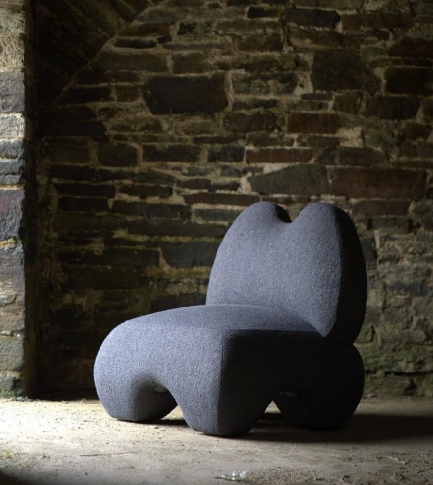 https://a.1stdibscdn.com/domna-armchair-for-sale-picture-7/f_102572/f_481234721767003817360/domnafaina_8c6694f9_2820_4711_b5f5_6fbf956b6892_1_TOP_master.jpg