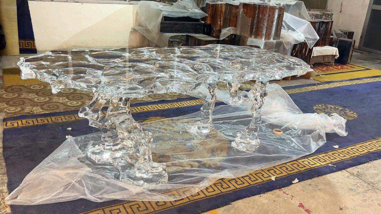 https://a.1stdibscdn.com/branch-wave-table-a-masterpiece-of-elegance-and-fluidity-for-sale-picture-2/f_98192/f_414352321726089158709/download_2024_09_12T015559_447_1__master.jpg