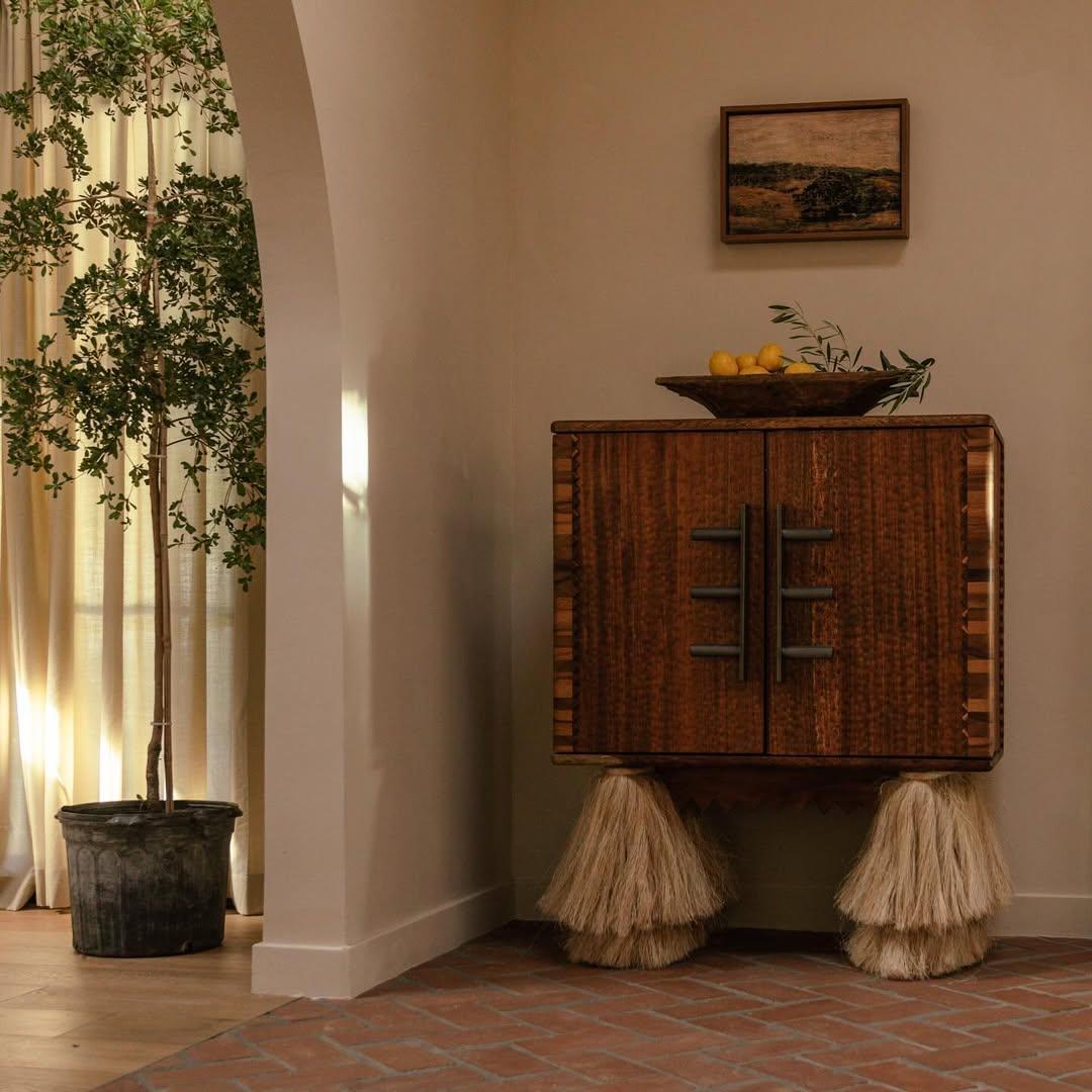 https://a.1stdibscdn.com/display-cabinet-vilma-by-comite-de-proyectos-for-sale-picture-5/f_12192/f_465164521756909090572/downloadgram_org_432904249_1504764860080446_3653425921954305935_n_master.jpg