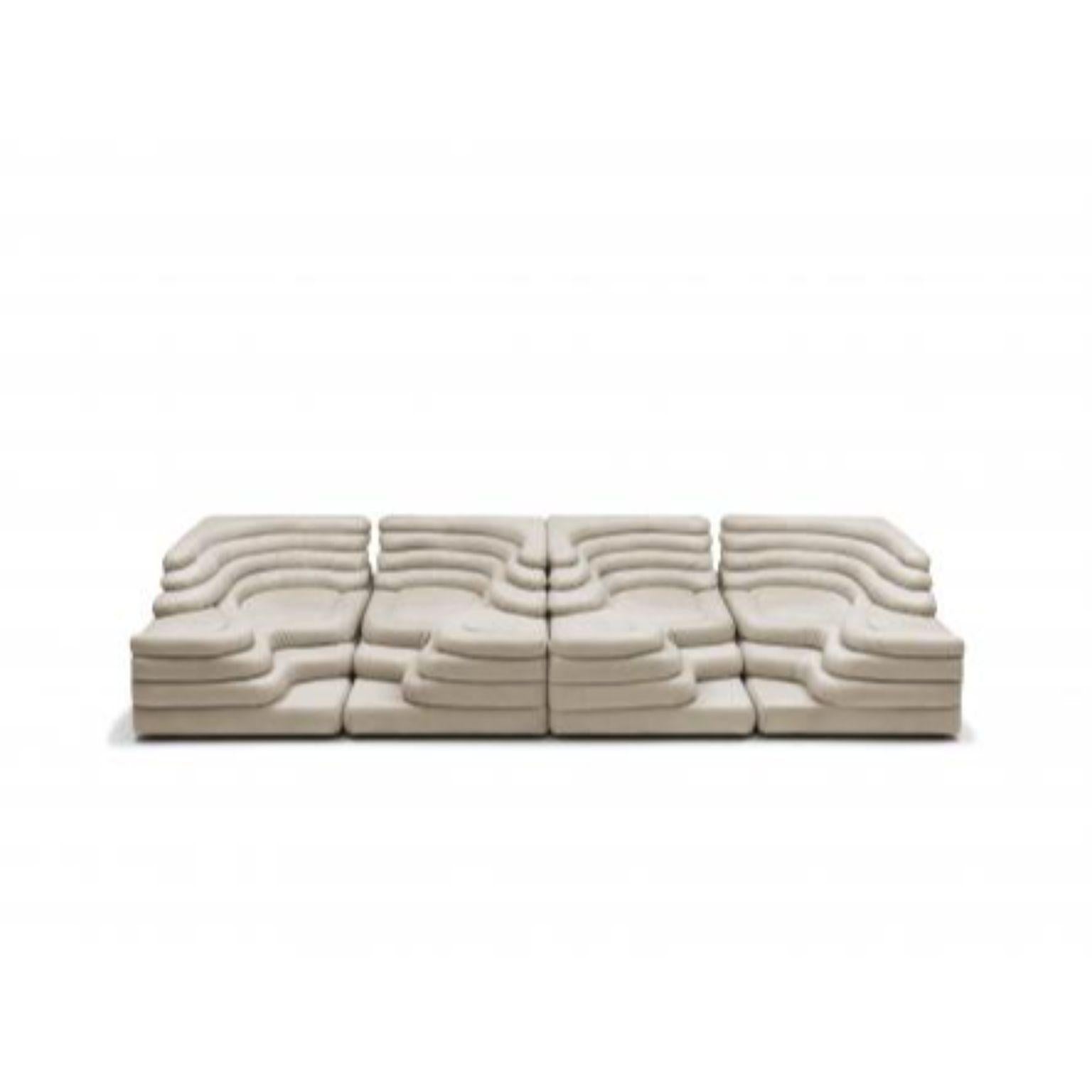 https://a.1stdibscdn.com/set-of-ds-1025-sofa-by-de-sede-for-sale-picture-4/f_12192/f_339126121682035580860/ds_1025_sofa_leather_front_0543_master.jpg