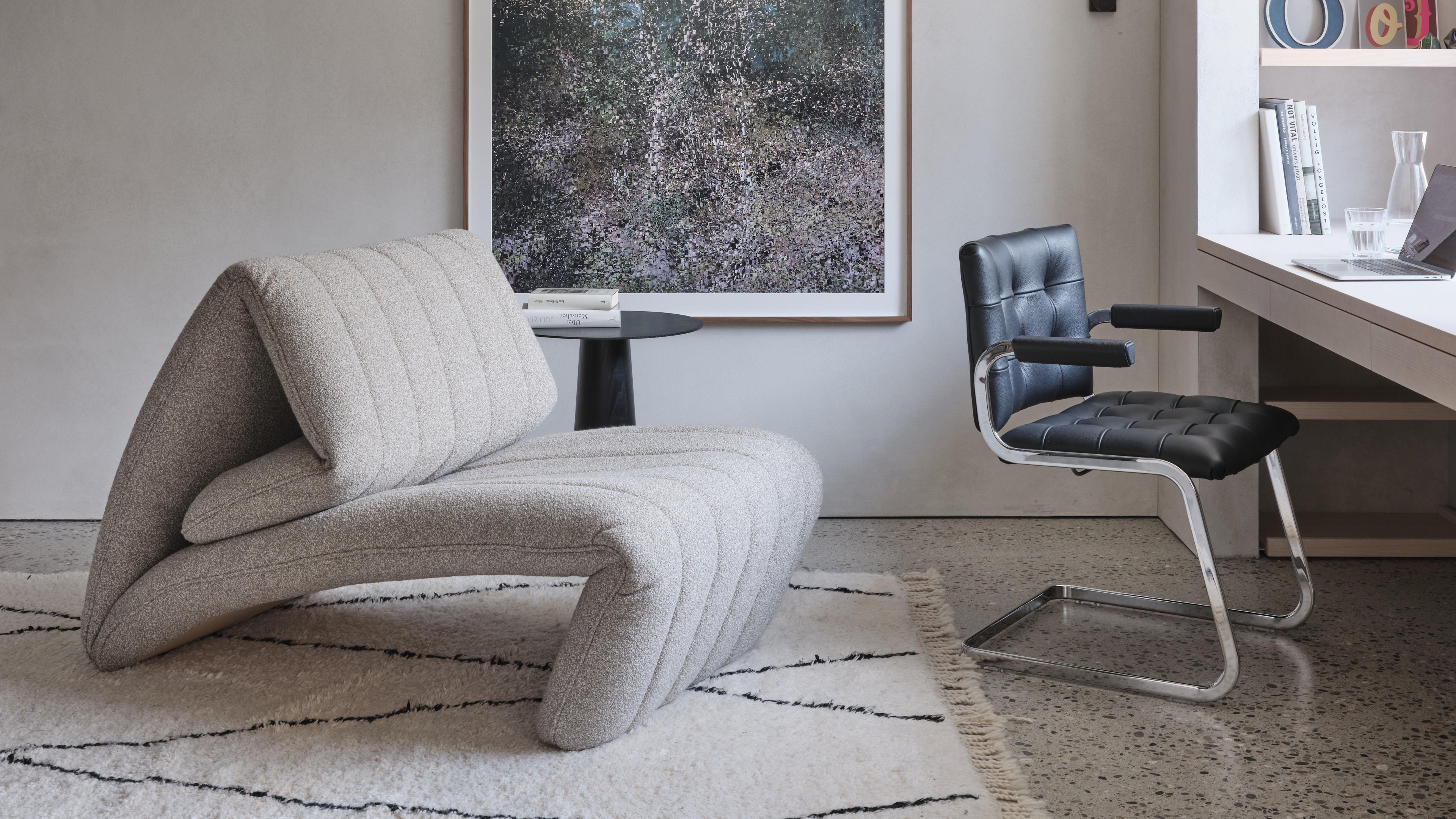https://a.1stdibscdn.com/de-sede-rh-305-armchair-in-truffe-leather-with-chrome-finish-by-robert-haussmann-for-sale-picture-8/f_16392/f_324055521770115066243/ds_266_m_sitori_panda05_rh_305_tocu_black_print_1_master.jpg