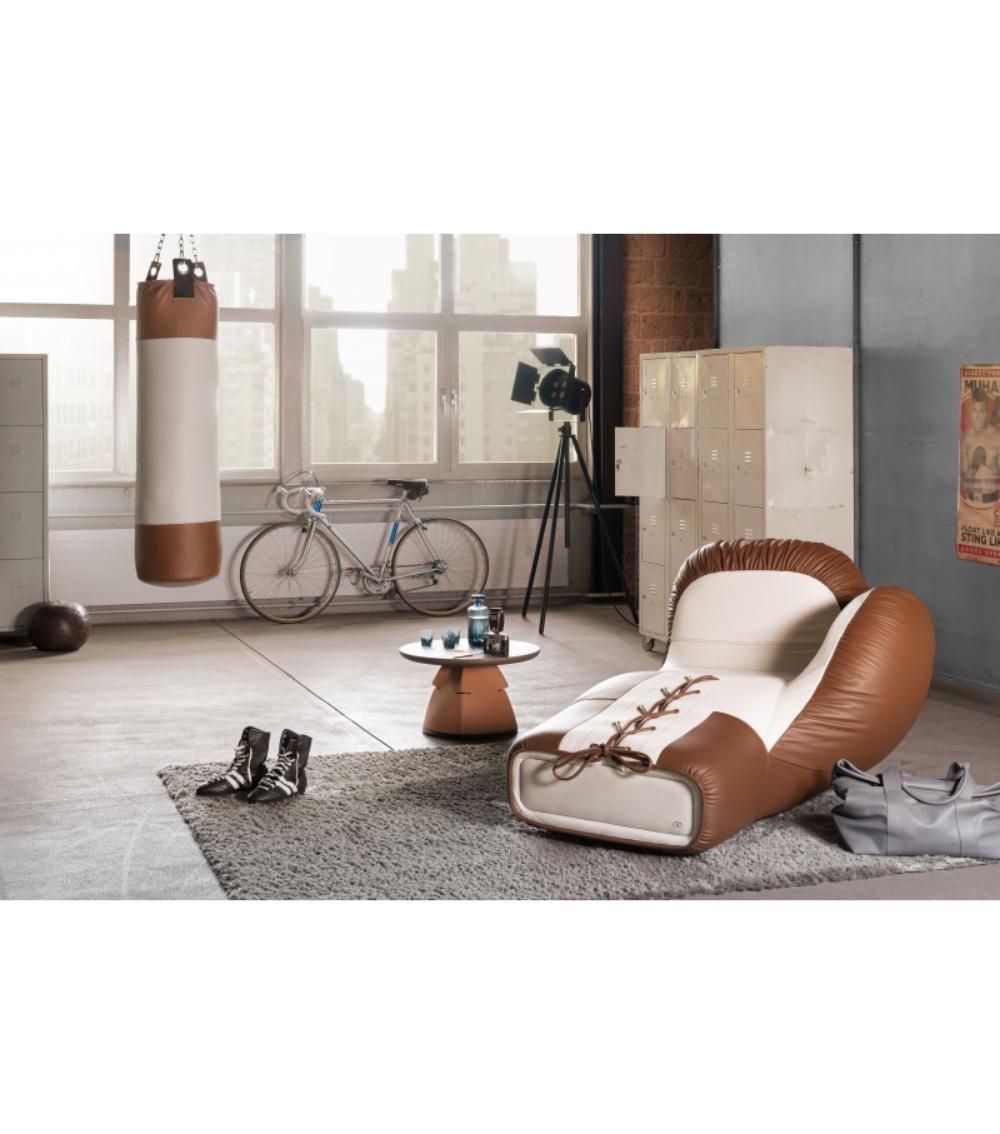 https://a.1stdibscdn.com/ds-2878-italian-pop-boxing-glove-chaise-lounge-right-in-leather-by-de-sede-for-sale-picture-9/f_16392/f_486839421770375816748/ds_2878_de_sede_divano_1_1__master.jpg