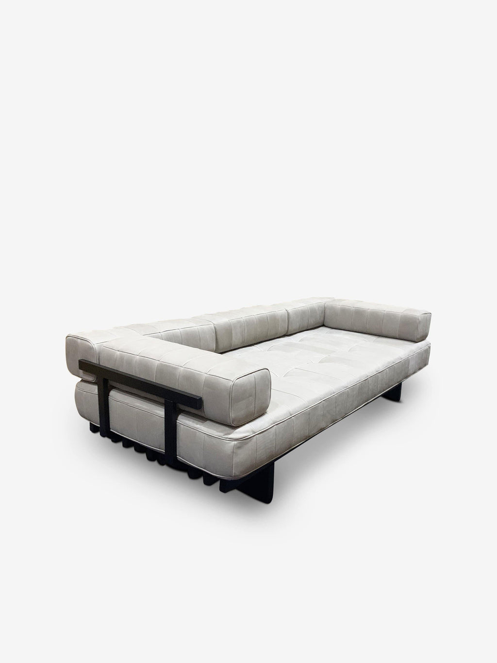 https://a.1stdibscdn.com/ds-80-03-sofa-with-5-cushions-by-de-sede-for-sale-picture-6/f_9409/f_310412721666900323817/ds_8003_sofa_with_5_cushions_by_de_sede_monc_xiii_3_master.jpg