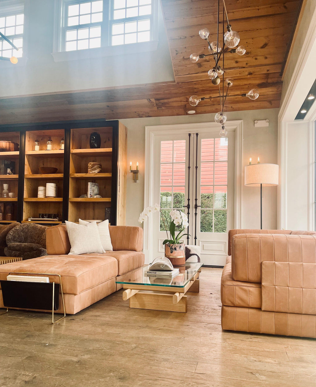 https://a.1stdibscdn.com/ds-80-03-sofa-with-5-cushions-by-de-sede-for-sale-picture-5/f_9409/f_310412721705008849016/ds_8003_sofa_with_5_cushions_by_de_sede_monc_xiii_5_master.jpg