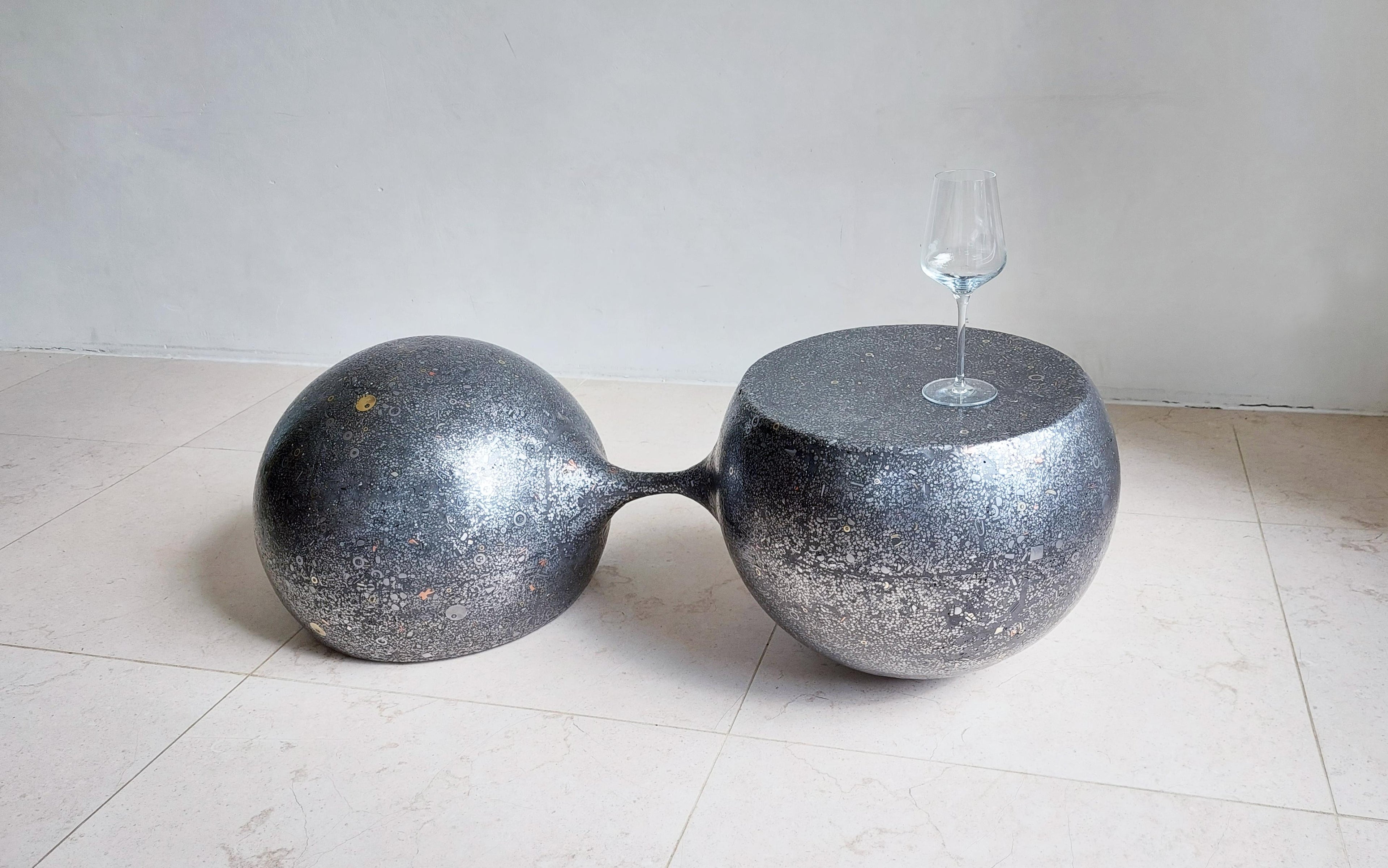 https://a.1stdibscdn.com/dumbell-sculptural-coffee-table-sculpture-object-for-sale-picture-6/f_60952/f_345203221685452183936/dumbell_surroundings_02_master.jpg