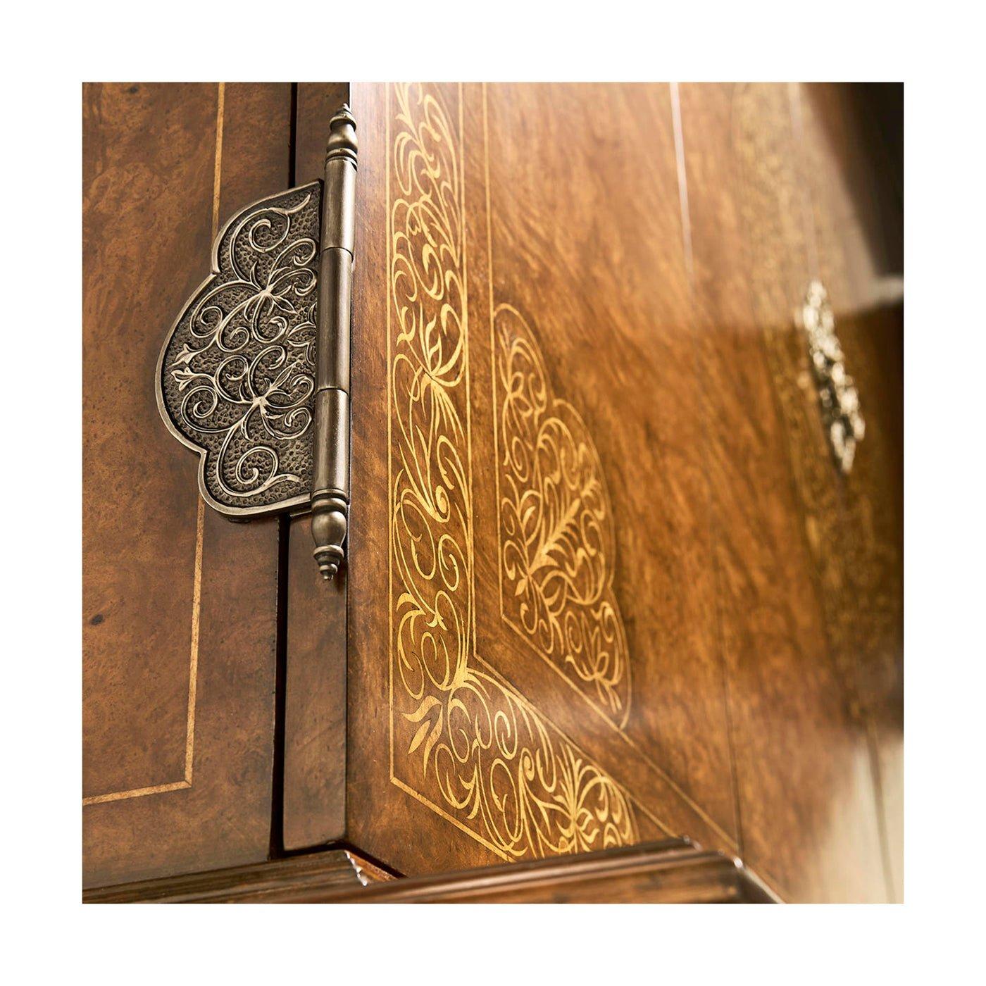 https://a.1stdibscdn.com/early-english-antique-style-tv-cabinet-for-sale-picture-10/0/f_483273821768421689595/early_english_antique_style_tv_cabinet_1768331_master.jpeg