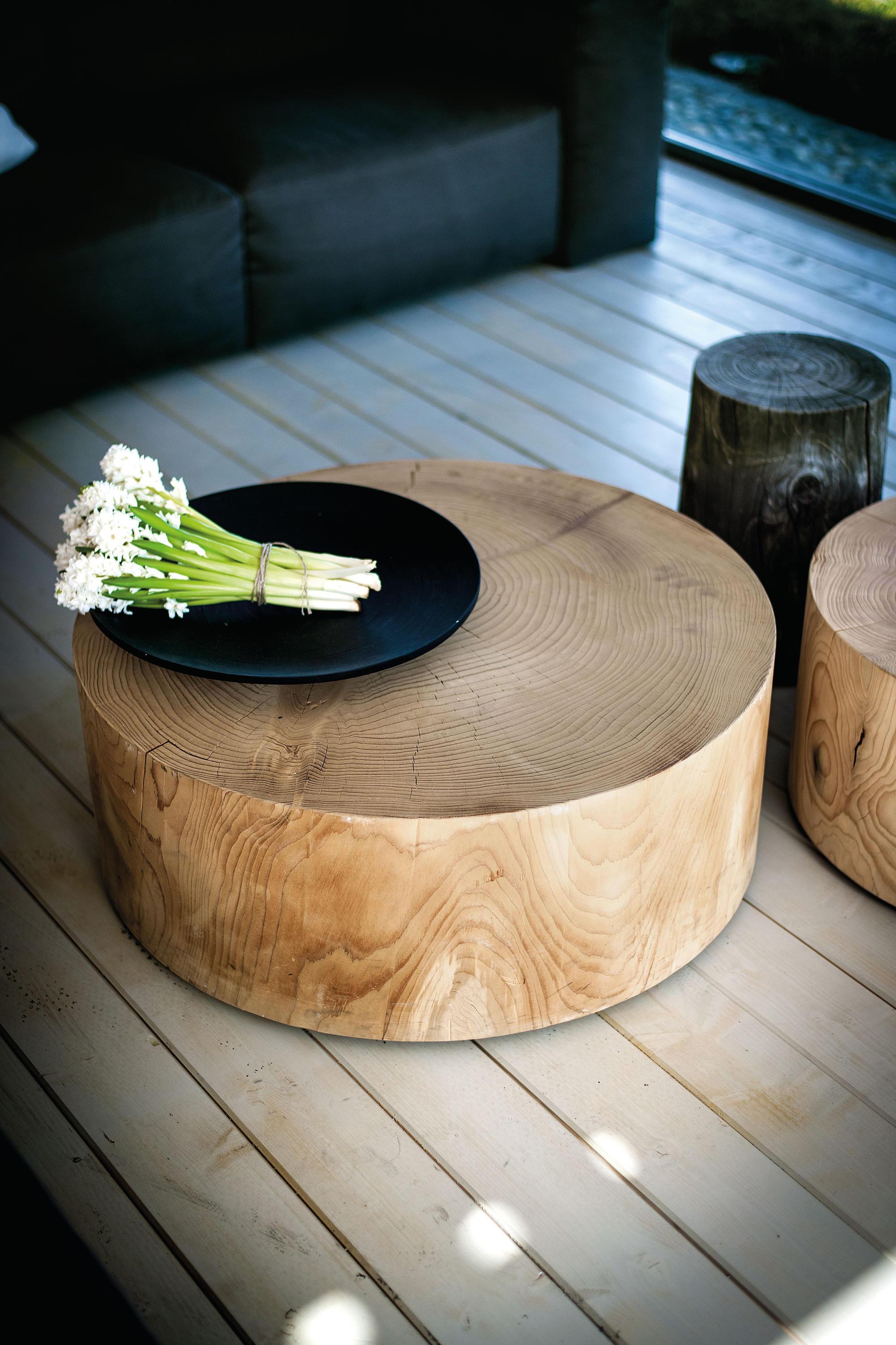 https://a.1stdibscdn.com/coffee-table-in-solid-scented-cedar-wood-worked-from-single-block-trunk-sections-for-sale-picture-4/f_27693/f_399168721716878518964/eco_04_01_fam_g_arcit18_master.jpg