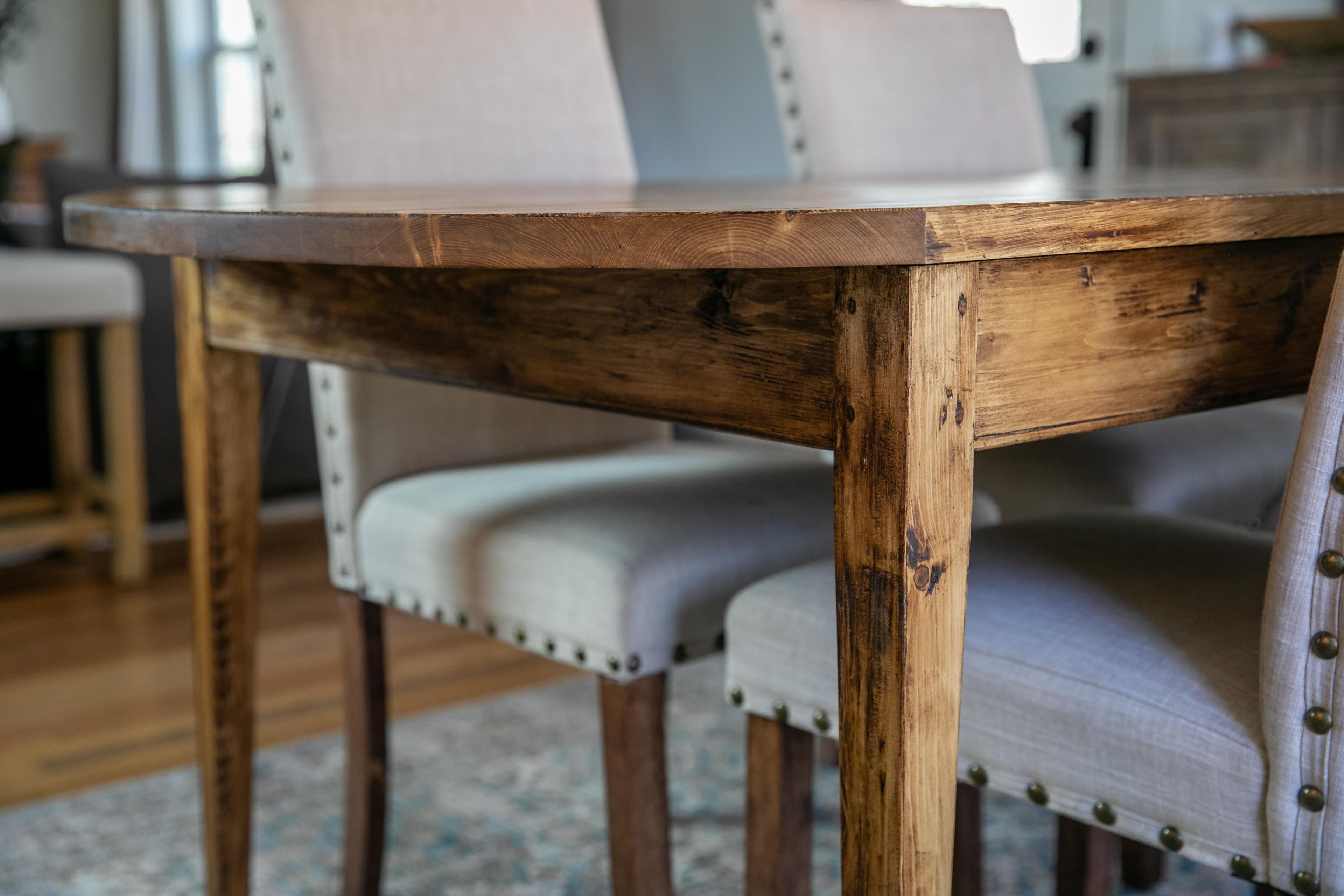 https://a.1stdibscdn.com/adair-table-refined-english-rustic-dining-table-in-pine-for-sale-picture-6/f_53722/f_326437421675780304653/ellis_furniture_2_22_2893_master.jpg