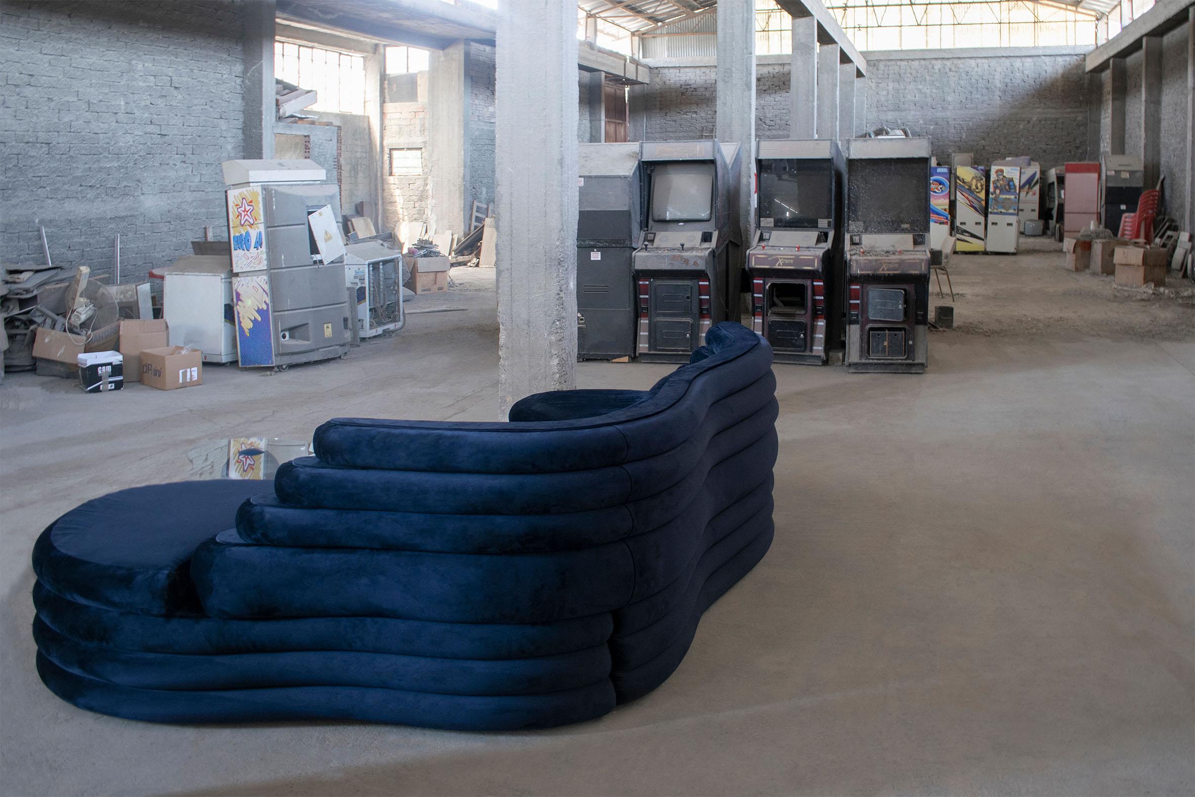 https://a.1stdibscdn.com/embryo-sofa-by-studio-christinekalia-for-sale-picture-5/f_12192/f_337956321681415186401/embryo_landscape_0003_DSC_0037_master.jpg