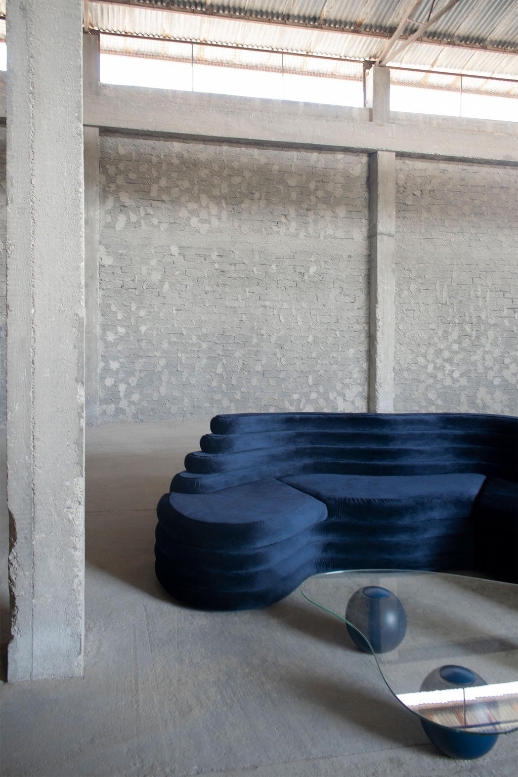 https://a.1stdibscdn.com/embryo-sofa-by-studio-christinekalia-for-sale-picture-10/f_12192/f_337956321681415190034/embryo_portrait_0004_DSC_0006_master.jpg