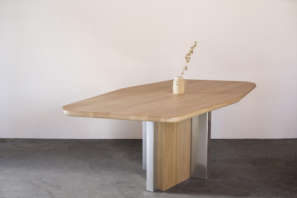 https://a.1stdibscdn.com/diamond-table-dining-in-white-oak-and-polished-aluminum-by-simon-johns-for-sale-picture-3/f_26473/1554385982463/endview_pot_WEB_master.jpg