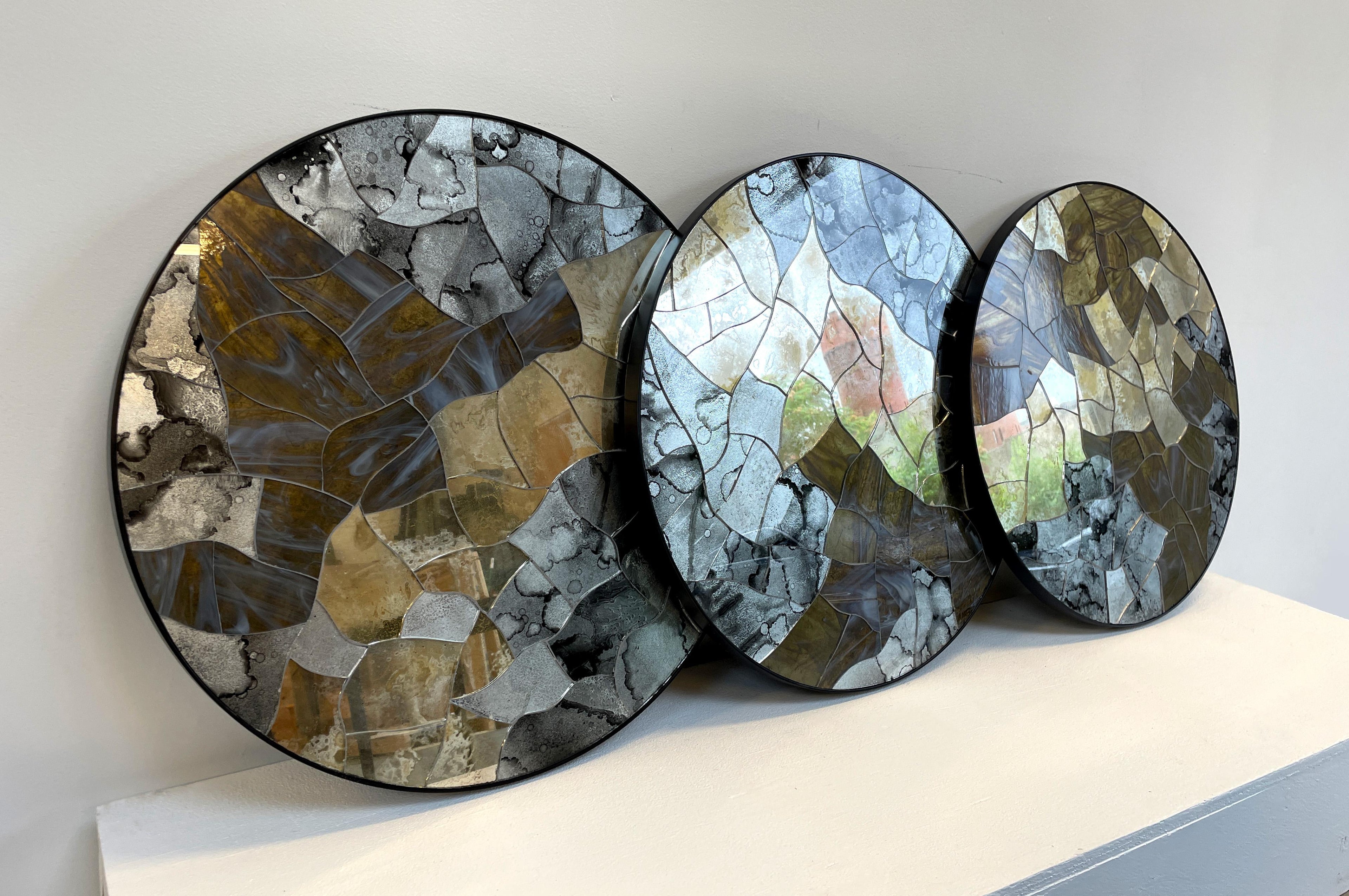 https://a.1stdibscdn.com/mosaic-mirror-round-coffee-table-organic-design-with-metal-band-and-metal-base-for-sale-picture-3/f_42371/f_306892621664815587978/ercole_rizziRoundCoffee_24dx18h_RizziBeauty_2__master.jpg