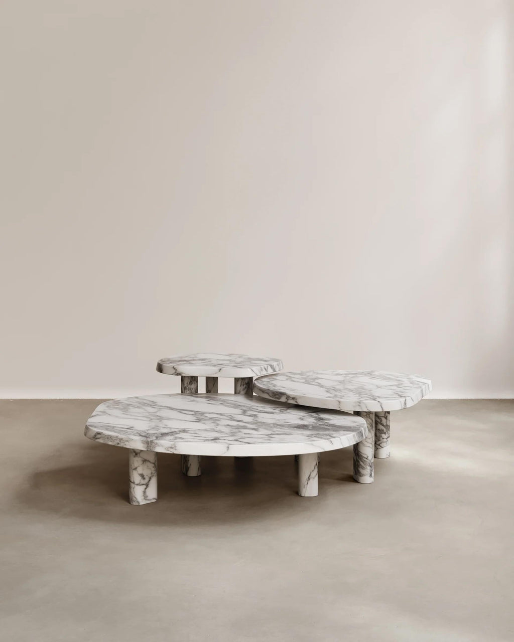 https://a.1stdibscdn.com/paloma-editions-constantin-coffee-table-roman-travertine-for-sale-picture-6/f_106592/f_470376121769436658757/f1arba_1__master.jpeg