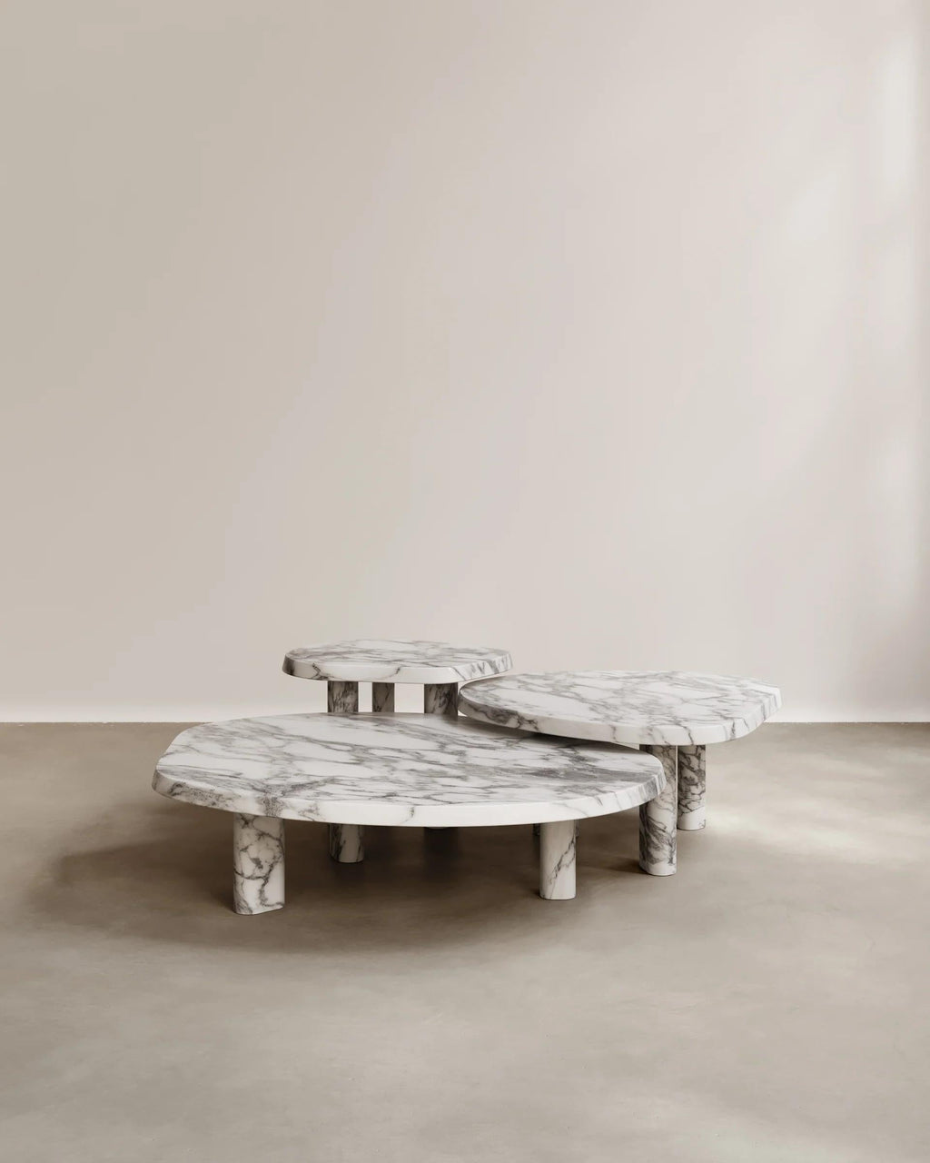 https://a.1stdibscdn.com/paloma-editions-constantin-coffee-table-arabescato-marble-for-sale-picture-2/f_106592/f_471160921760960083913/f1arba_5__master.jpeg