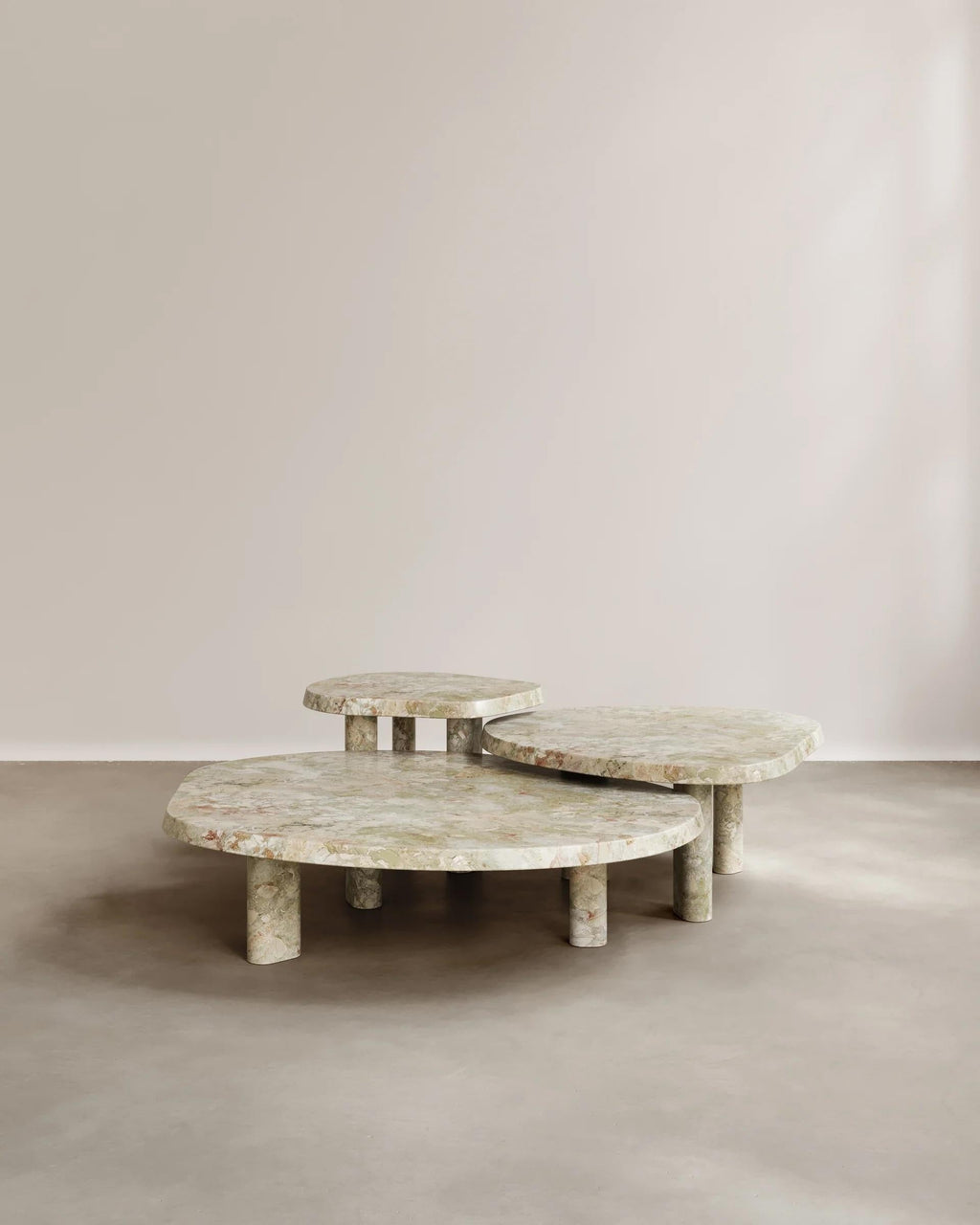 https://a.1stdibscdn.com/paloma-editions-constantin-coffee-table-roman-travertine-for-sale-picture-5/f_106592/f_470376121769436658735/f1green_1_master.jpeg