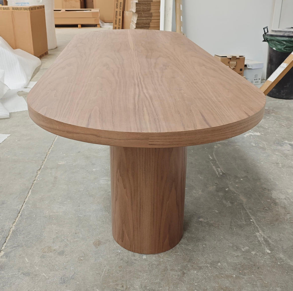 https://a.1stdibscdn.com/paloma-wood-veneer-dining-table-by-marlot-baus-for-sale-picture-5/f_106442/f_474216021762518873911/f2b7a843_533a_408b_b04f_fa41821ceb8b2_master.jpg