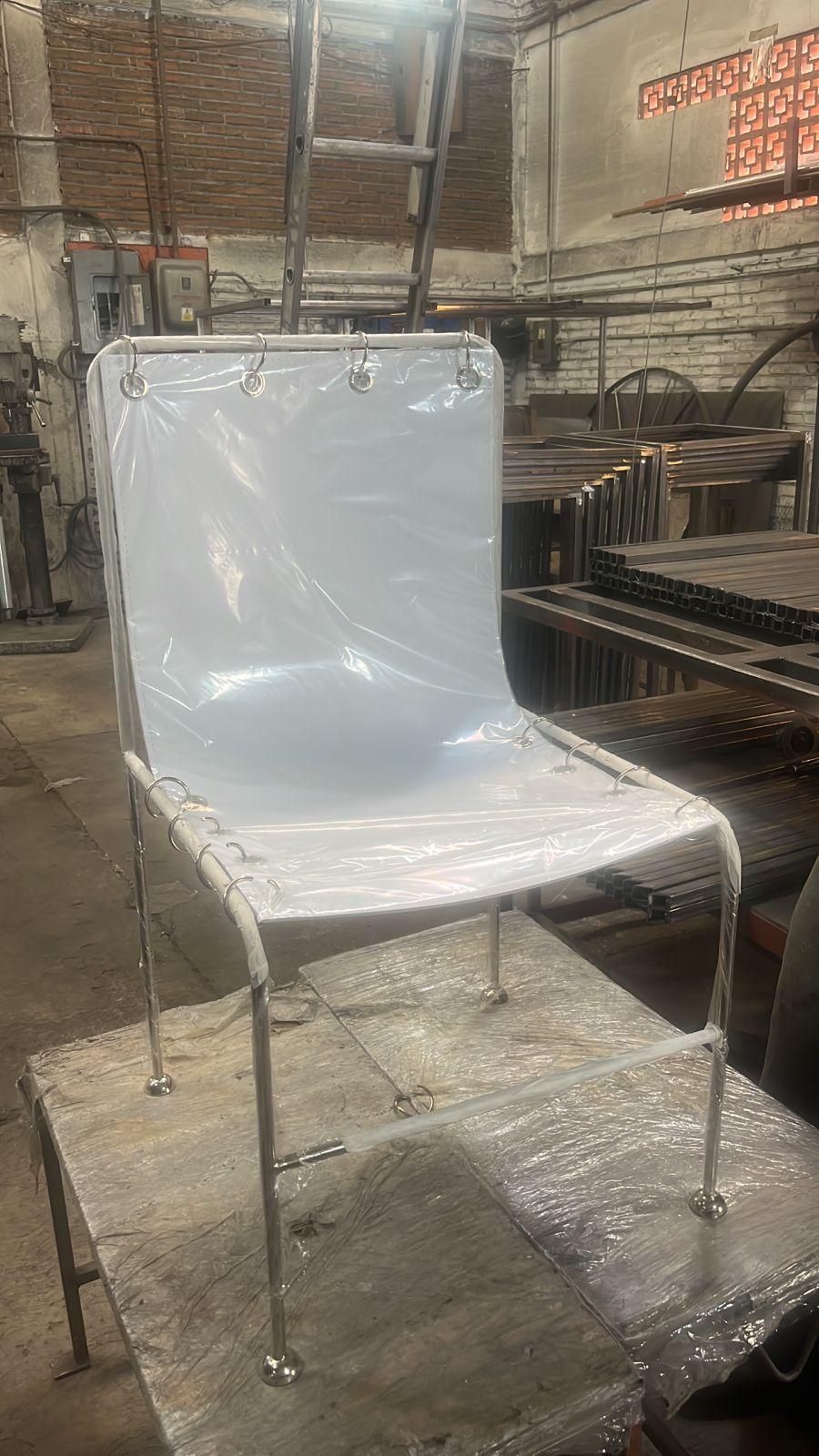 https://a.1stdibscdn.com/institution-sculptural-chair-black-leather-for-sale-picture-9/f_69682/f_493458321774291028262/f5f0dc64_226c_47c1_991a_ca07811dd75d_master.JPG