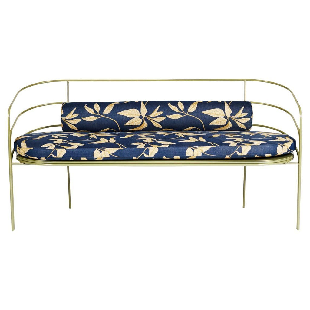 https://a.1stdibscdn.com/indoor-outdoor-steel-framed-demille-sofa-in-modern-regency-style-by-laun-for-sale/f_37133/f_161567511643826967546/f_16156751_1643826967785_bg_processed.jpg