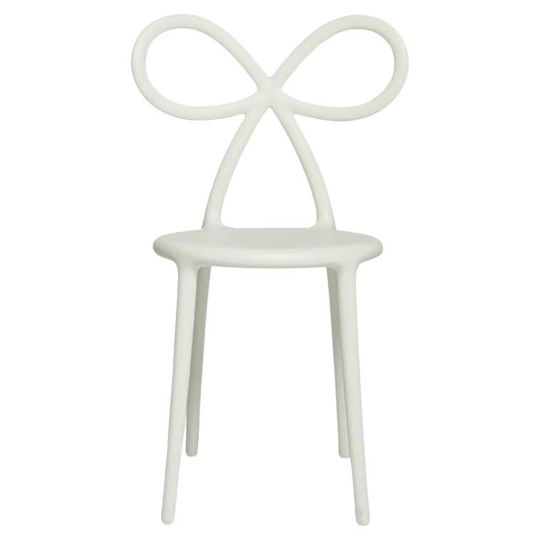 https://a.1stdibscdn.com/white-baby-ribbon-chair-by-nika-zupanc-made-in-italy-for-sale/f_49571/f_254082621632261455025/f_25408262_1632261455161_bg_processed.jpg