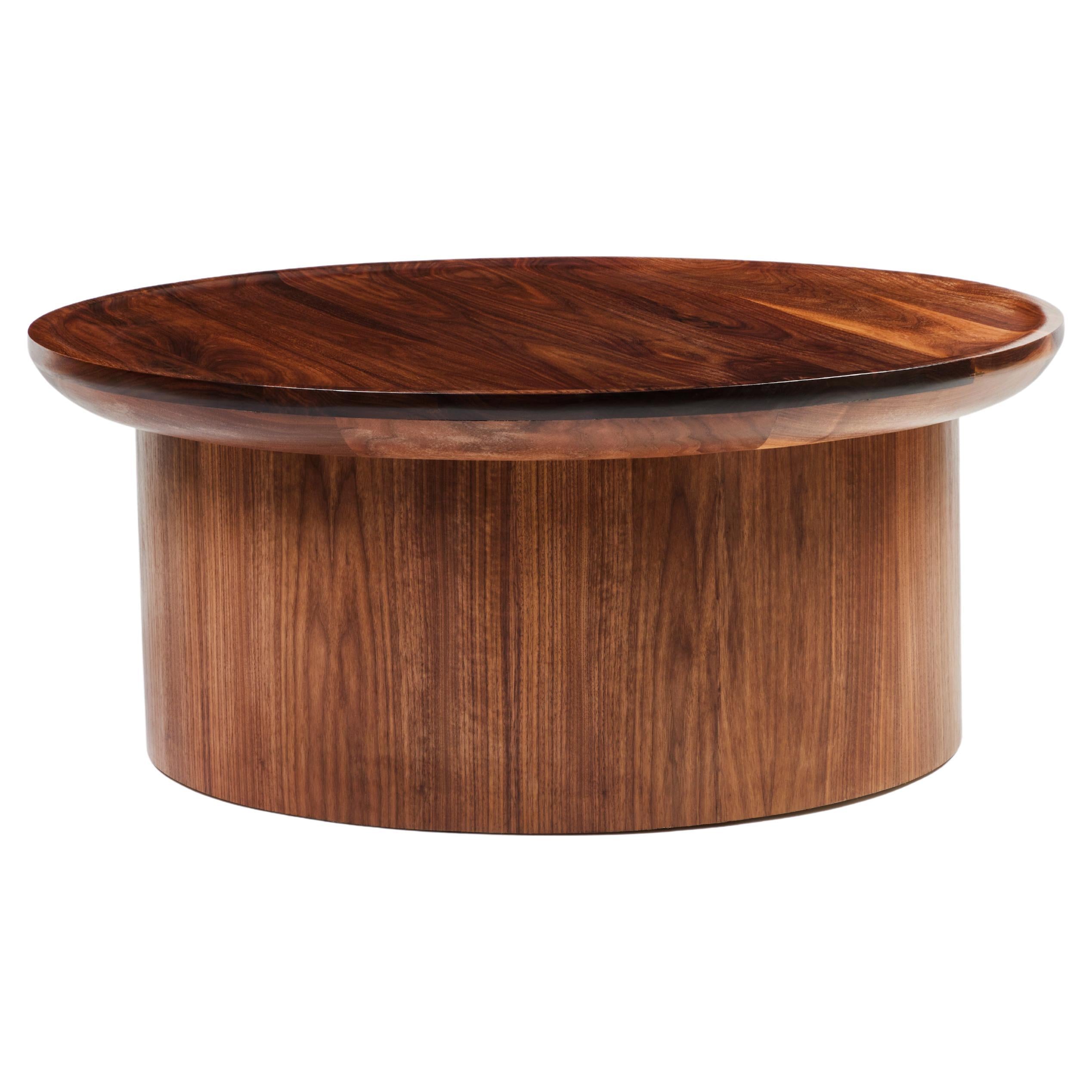 https://a.1stdibscdn.com/modern-round-coffee-table-in-walnut-by-martin-and-brockett-for-sale/f_50711/f_255872821633790619362/f_25587282_1633790620465_bg_processed.jpg
