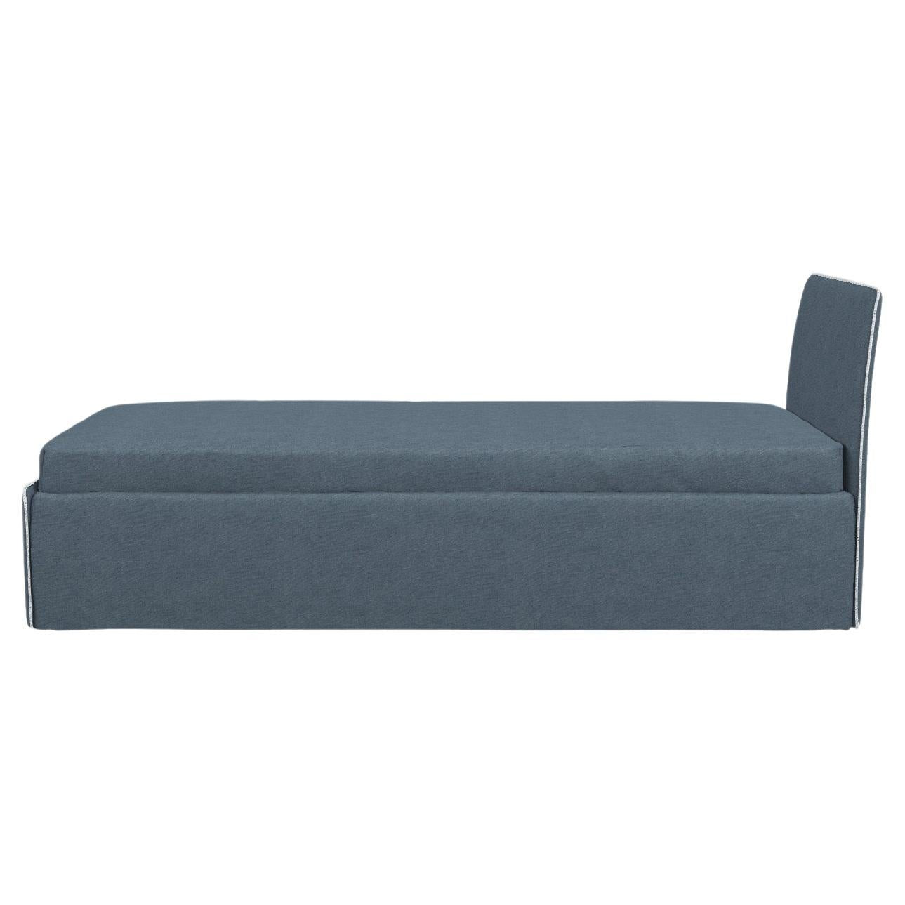 https://a.1stdibscdn.com/gervasoni-open-1-large-modular-bed-sofa-in-munch-upholstery-by-paola-navone-for-sale/22569652/f_255923421633424462217/f_25592342_1633424462485_bg_processed.jpg
