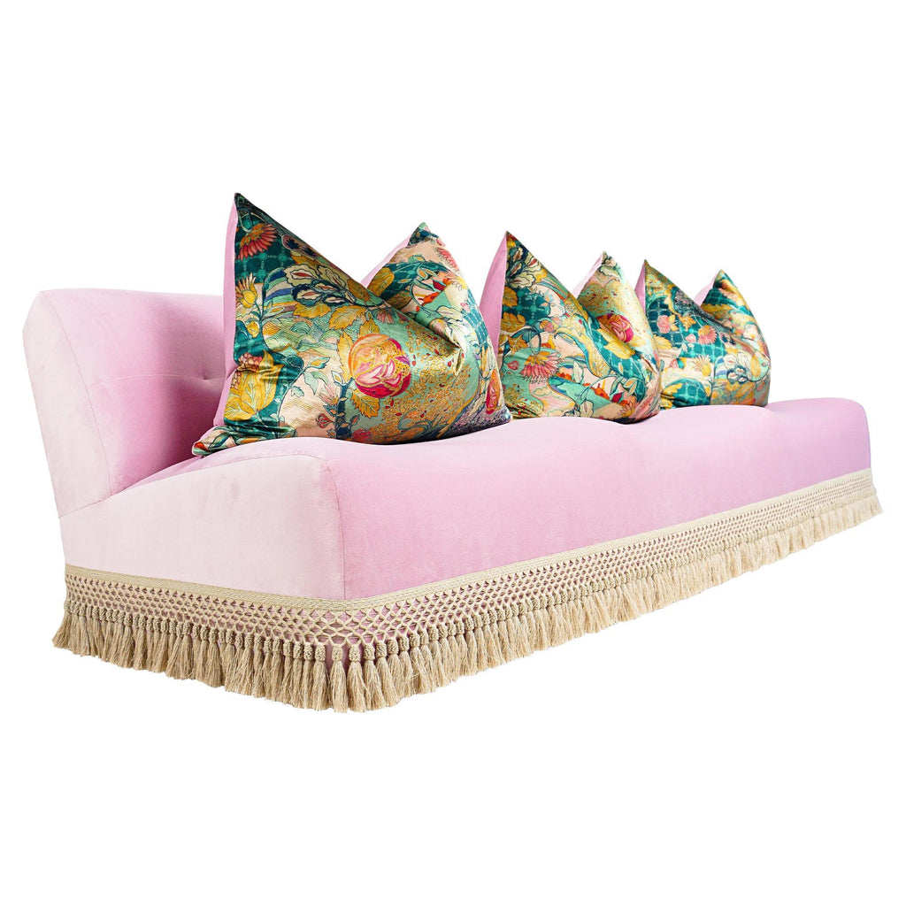 https://a.1stdibscdn.com/large-scalloped-sofa-in-pink-velvet-customizable-for-sale/f_21233/f_257238321634313475602/f_25723832_1634313476509_bg_processed.jpg