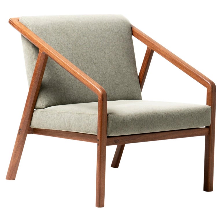 https://a.1stdibscdn.com/canela-armchair-in-brazilian-hardwood-by-knot-artesanal-for-sale/f_59202/f_257424221634419530896/f_25742422_1634419531536_bg_processed.jpg?width=768