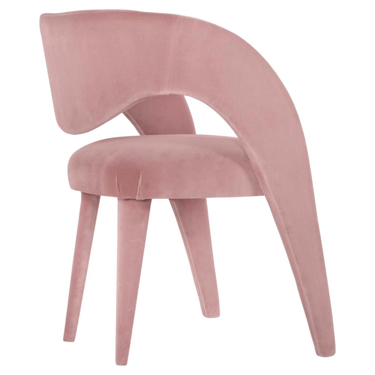 https://a.1stdibscdn.com/21st-century-modern-laurence-chair-with-armrests-velvet-handcrafted-greenapple-for-sale/f_53532/f_260040521636240154108/f_26004052_1636240154751_bg_processed.jpg?width=768