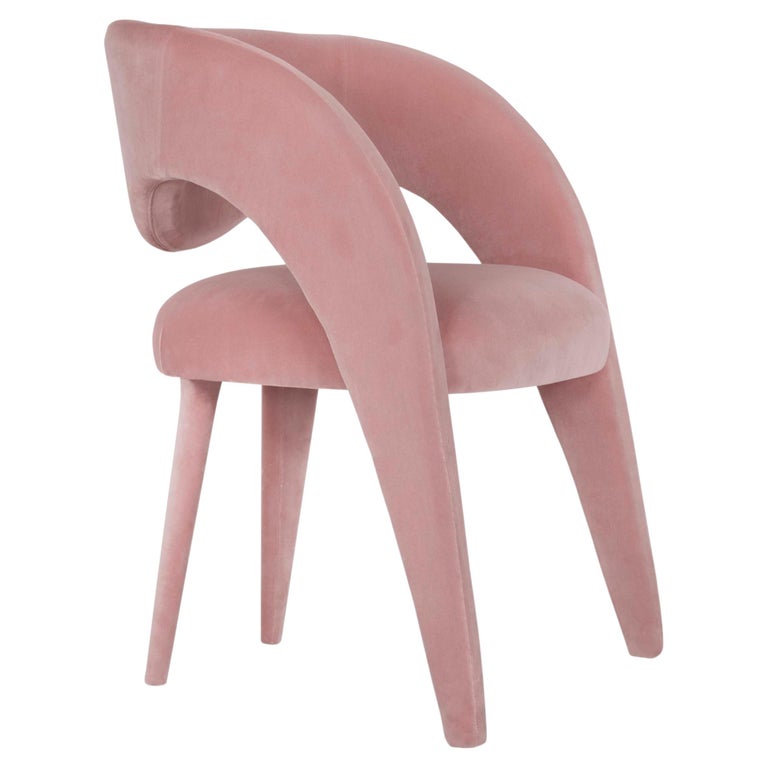 https://a.1stdibscdn.com/modern-laurence-dining-chairs-pink-velvet-handmade-in-portugal-by-greenapple-for-sale/f_53532/f_260040521674824750641/f_26004052_1674824751413_bg_processed.jpg?width=768