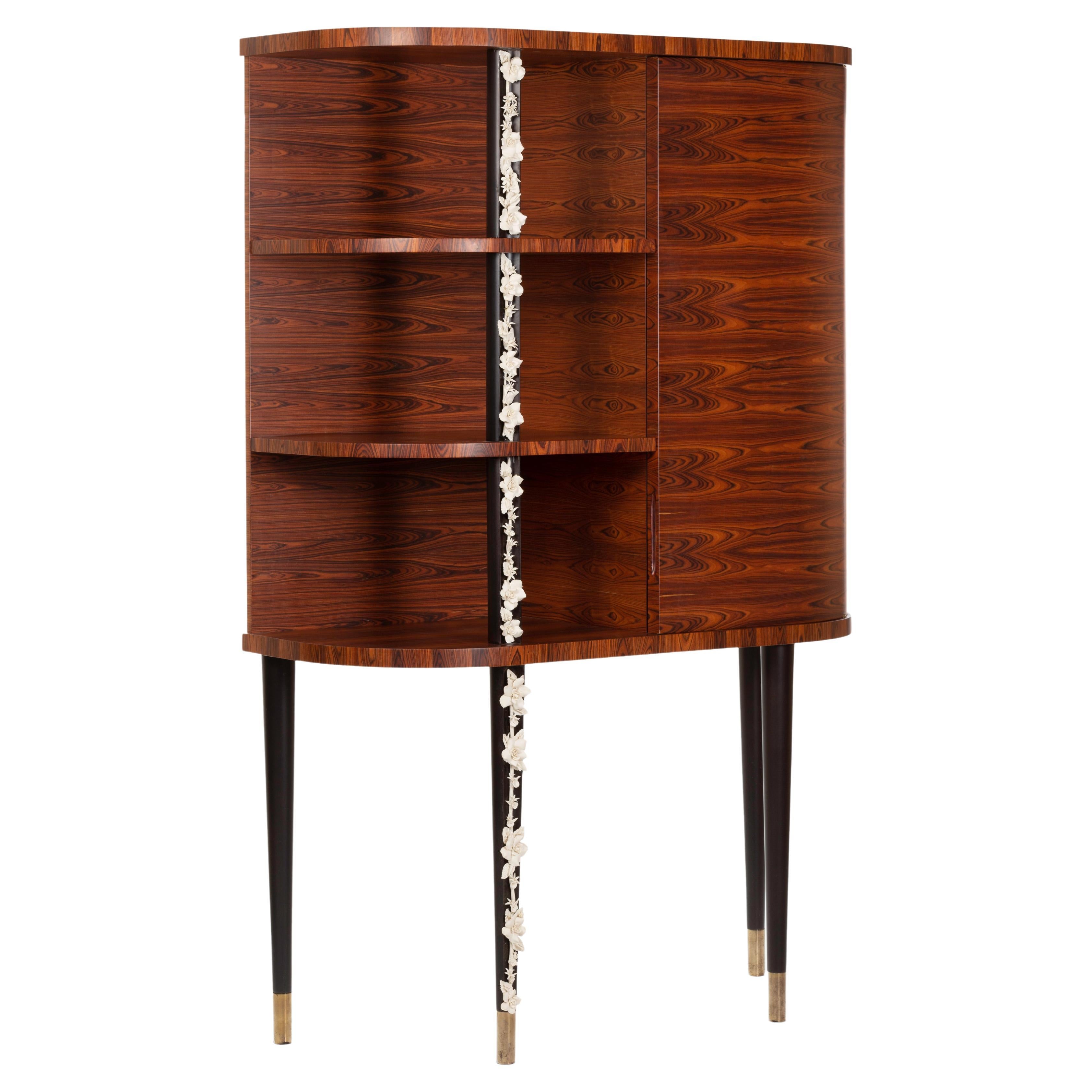 https://a.1stdibscdn.com/21st-century-eden-cabinet-in-kingwood-porcelain-brass-made-in-italy-for-sale/f_58122/f_268963221642094196430/f_26896322_1642094198033_bg_processed.jpg