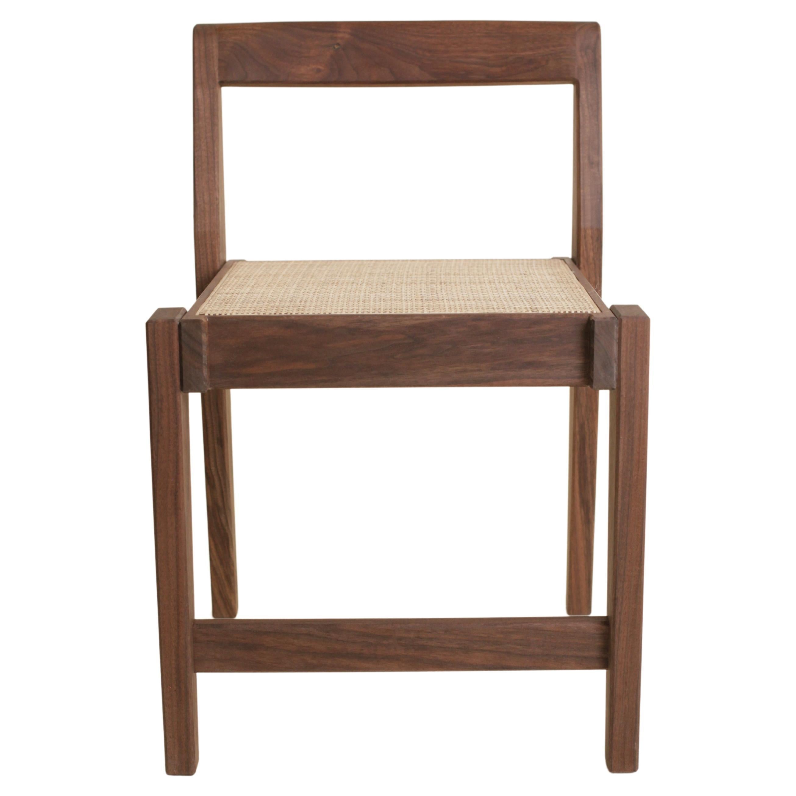 https://a.1stdibscdn.com/dining-chair-in-walnut-and-cane-by-boyd-allister-for-sale-picture-4/f_61282/f_269286021642302665464/f_26928602_1642302666415_bg_processed.jpg