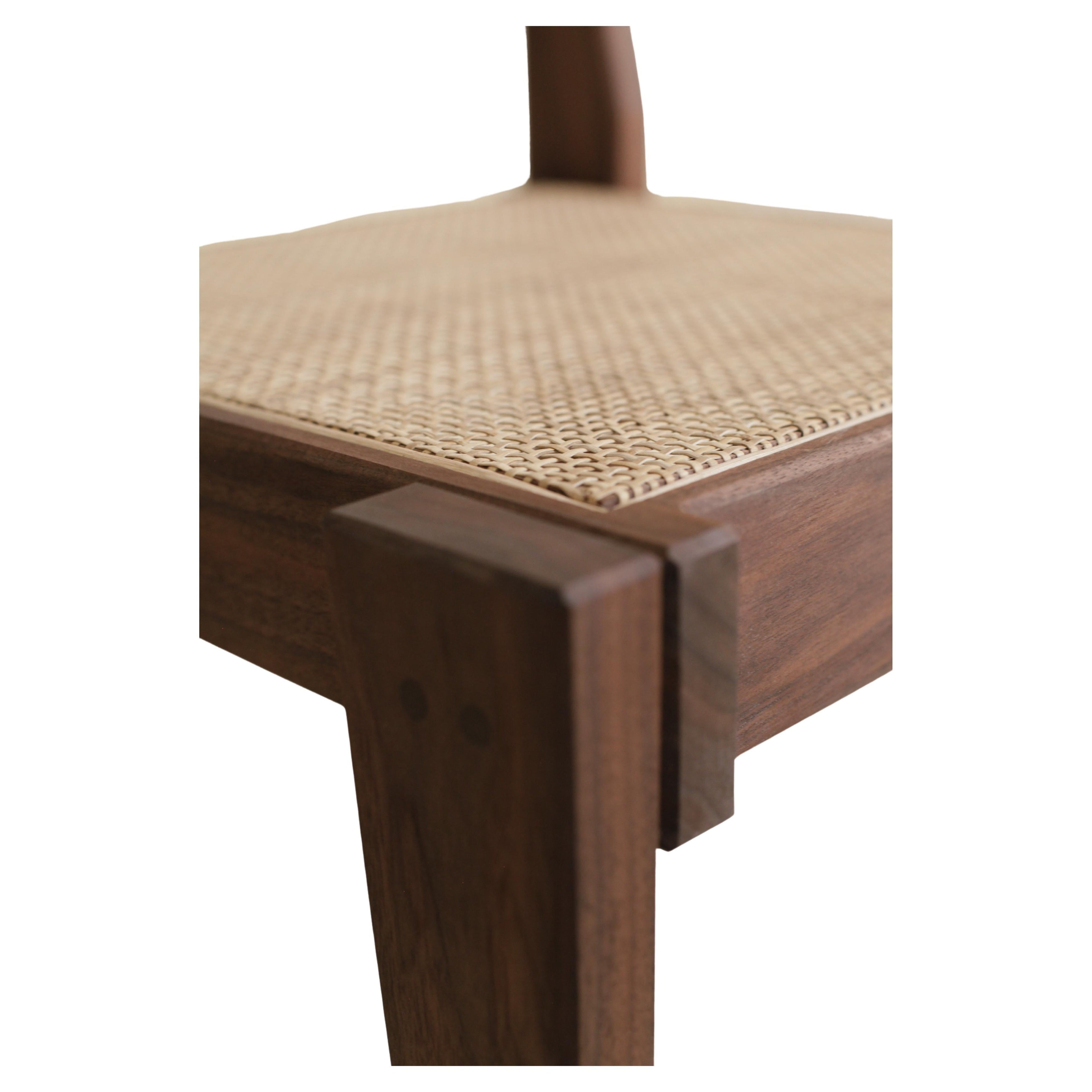 https://a.1stdibscdn.com/dining-chair-in-walnut-and-cane-by-boyd-allister-for-sale-picture-3/f_61282/f_269286021642302706974/f_26928602_1642302708991_bg_processed.jpg