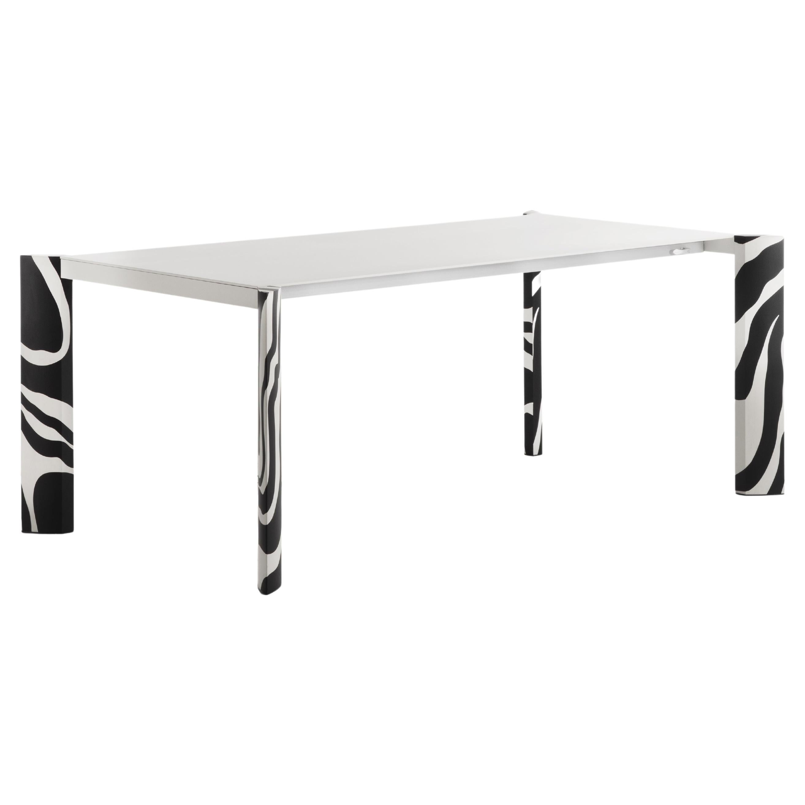 https://a.1stdibscdn.com/minimalist-laab-metaverso-table-aluminium-extendable-long-black-white-for-sale/f_61272/f_269387121668778783304/f_26938712_1668778783926_bg_processed.jpg