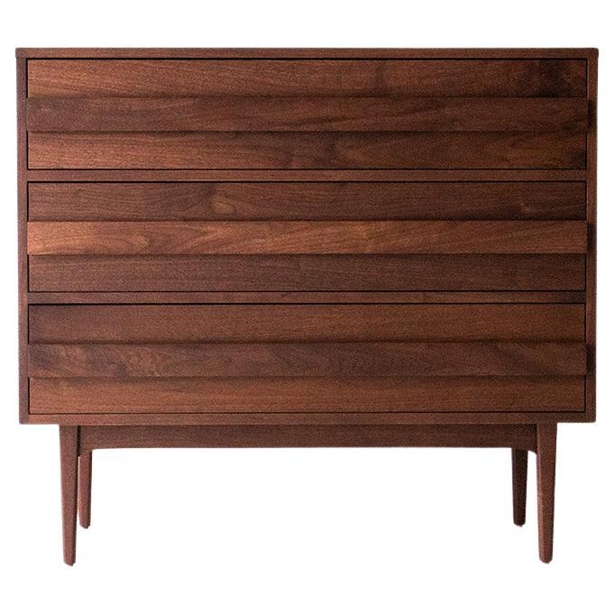 https://a.1stdibscdn.com/modern-walnut-3-drawer-dresser-for-sale/f_9720/f_275023721645631248612/f_27502372_1645631248844_bg_processed.jpg