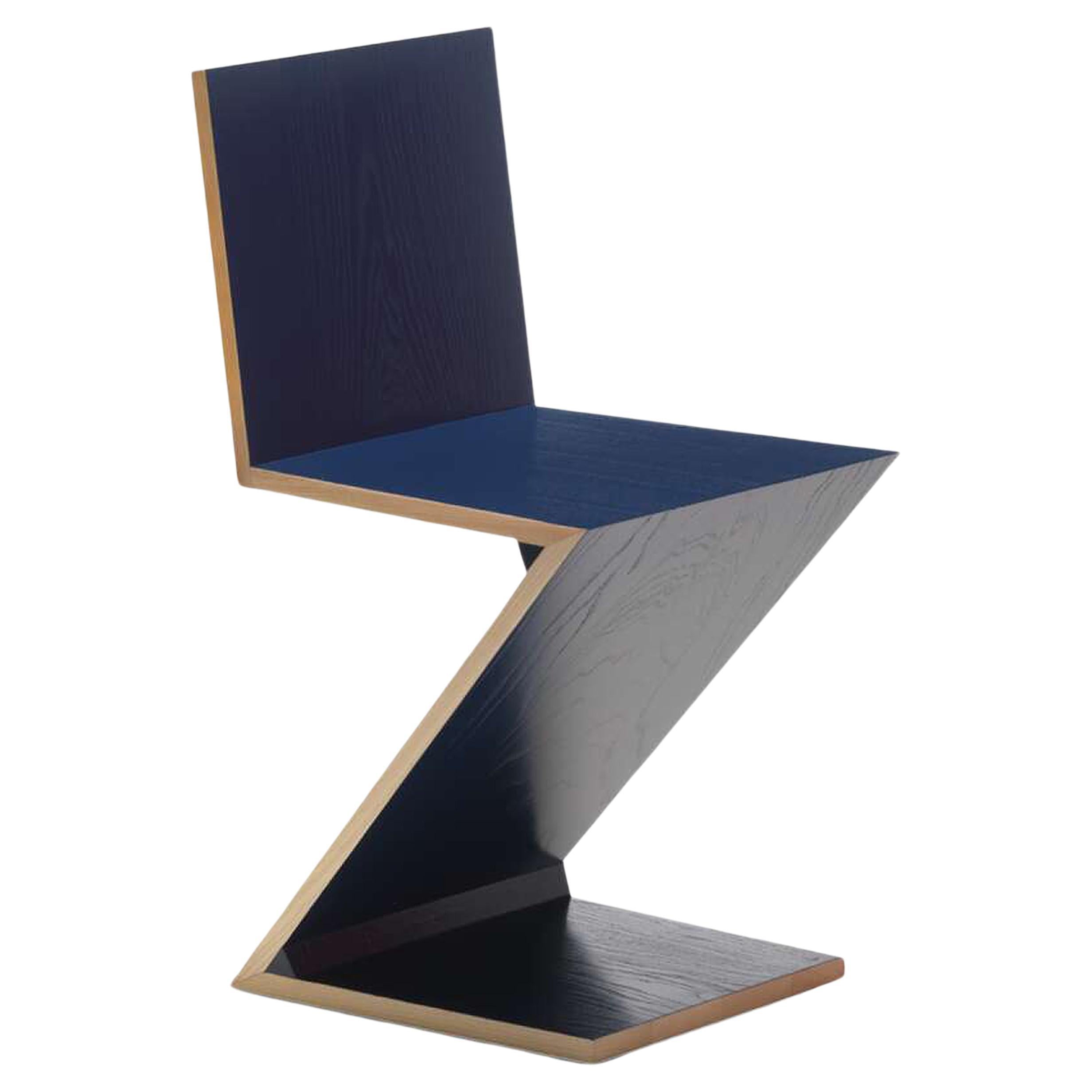 https://a.1stdibscdn.com/gerrit-thomas-rietveld-zig-zag-chair-by-cassina-for-sale/f_14272/f_277755521647251968075/f_27775552_1647251968822_bg_processed.jpg