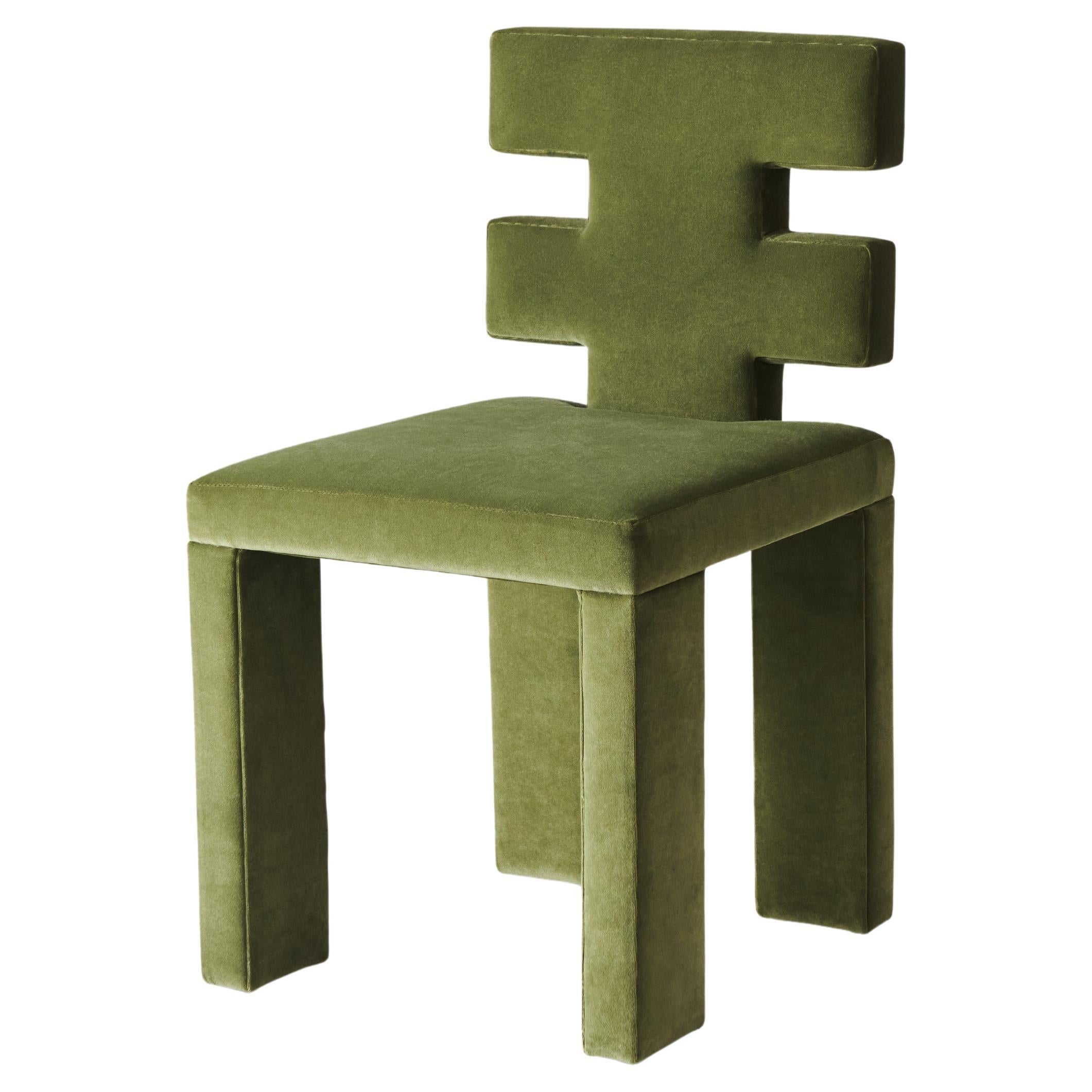 https://a.1stdibscdn.com/in-stock-h-dining-chair-in-maharam-velvet-upholstery-by-estudio-persona-for-sale/f_23783/f_282830721650312933483/f_28283072_1650312934323_bg_processed.jpg
