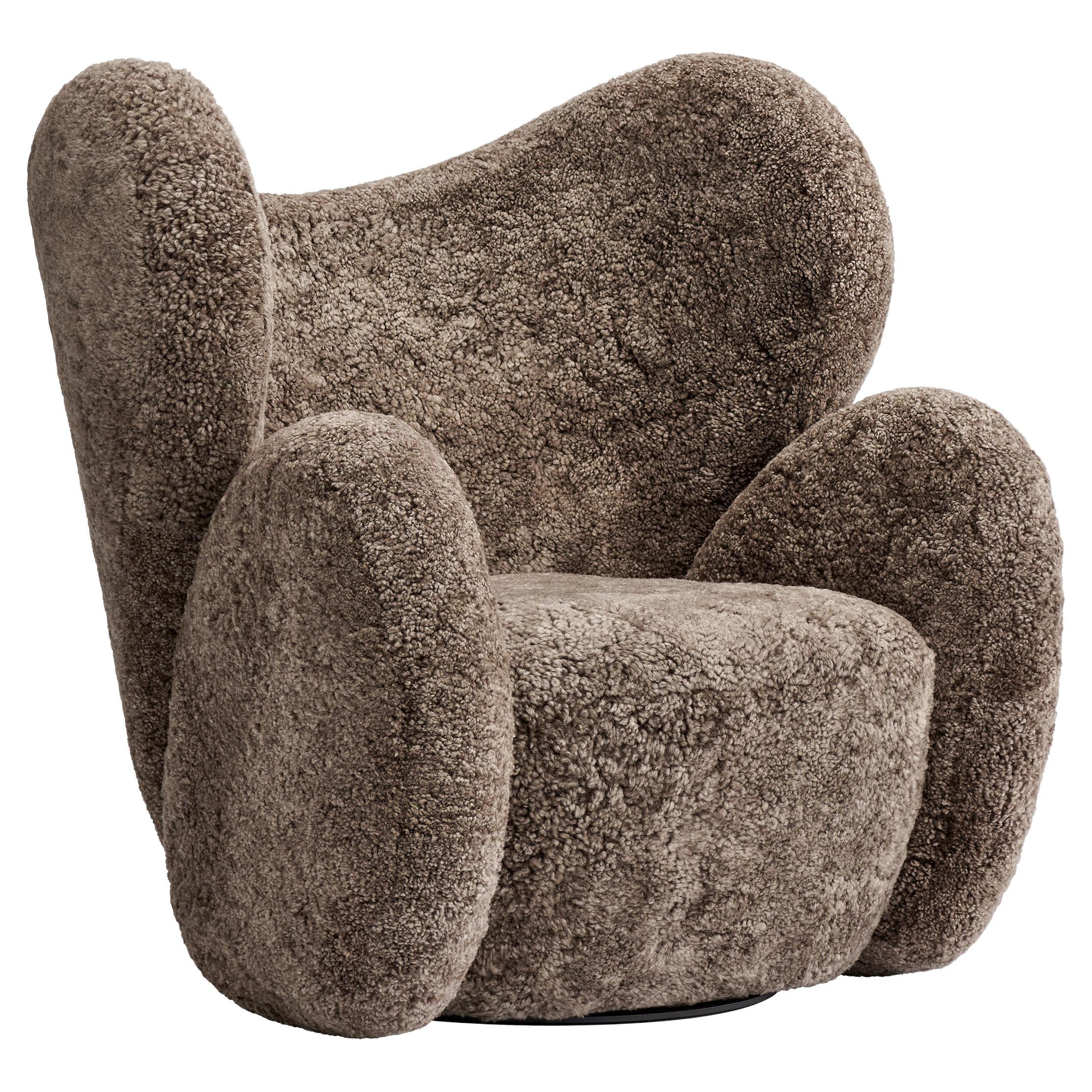 https://a.1stdibscdn.com/big-big-chair-armchair-in-sheepskin-by-norr11-for-sale/f_31233/f_284131821651053989881/f_28413182_1651053991302_bg_processed.jpg