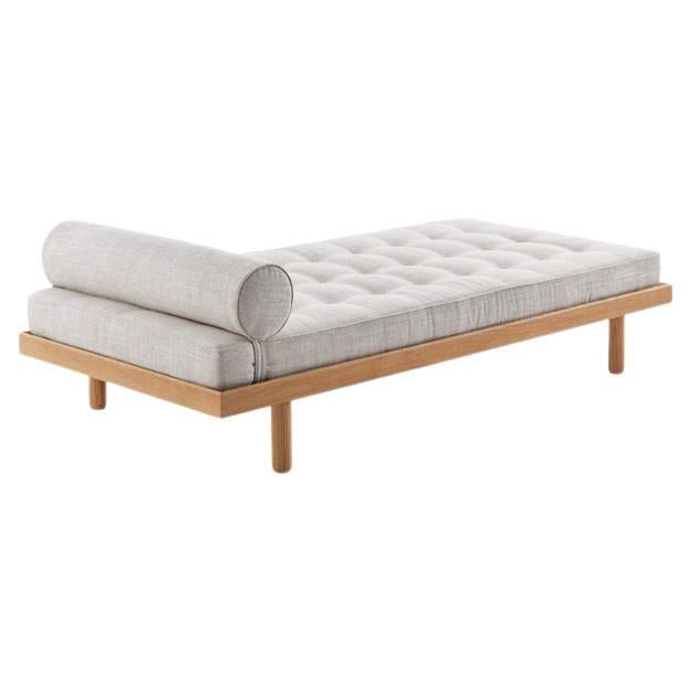 https://a.1stdibscdn.com/charlotte-perriand-mid-century-modern-lc35-maison-du-bresil-daybed-by-cassina-for-sale/f_14272/f_290215821682226307078/f_29021582_1682226307216_bg_processed.jpg