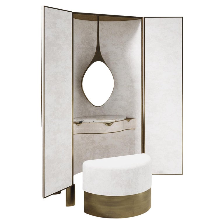 https://a.1stdibscdn.com/shagreen-vanity-cabinet-with-bronze-patina-brass-details-by-ry-augousti-for-sale/f_45491/f_294306421656996591304/f_29430642_1656996591713_bg_processed.jpg?width=768