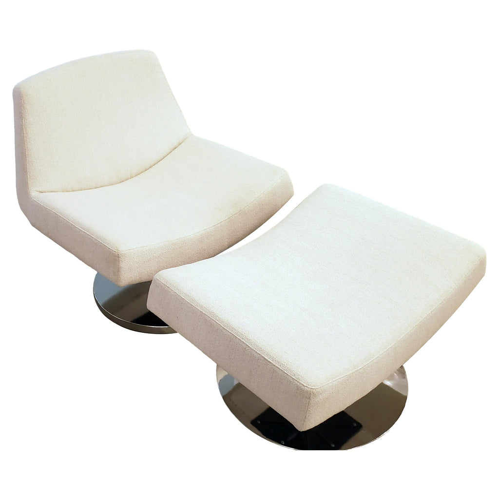 https://a.1stdibscdn.com/goodman-charlton-tanzu-chair-and-ottoman-for-sale/f_8031/f_296372121658205791996/f_29637212_1658205793043_bg_processed.jpg