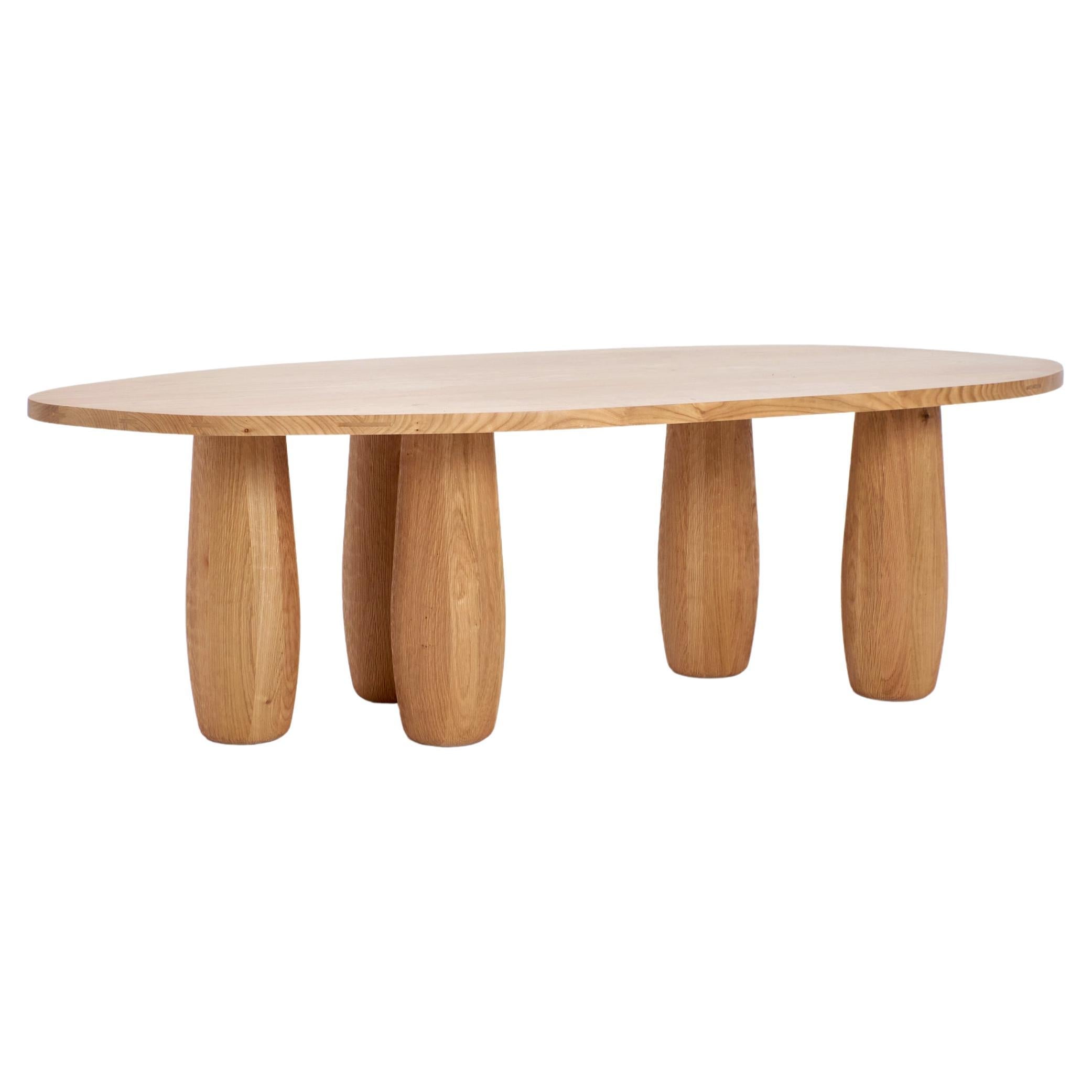 https://a.1stdibscdn.com/a-table-dining-table-for-sale/f_62582/f_303463321662663565304/f_30346332_1662663565705_bg_processed.jpg