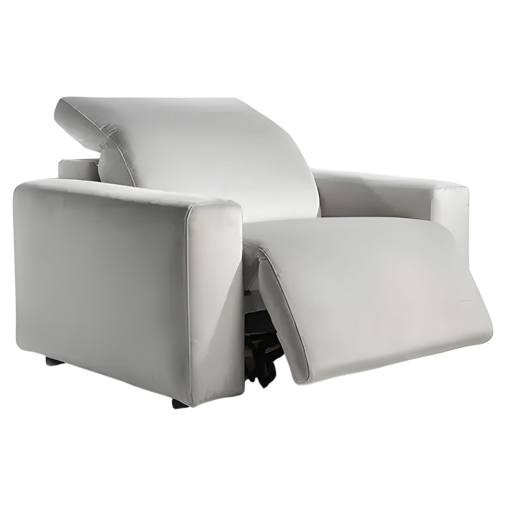 https://a.1stdibscdn.com/home-cinema-electric-reclining-armchair-full-options-for-maximum-comfort-for-sale-picture-2/f_27693/f_489074921771610628450/f_30637552_1770011773214_bg_processed.jpg