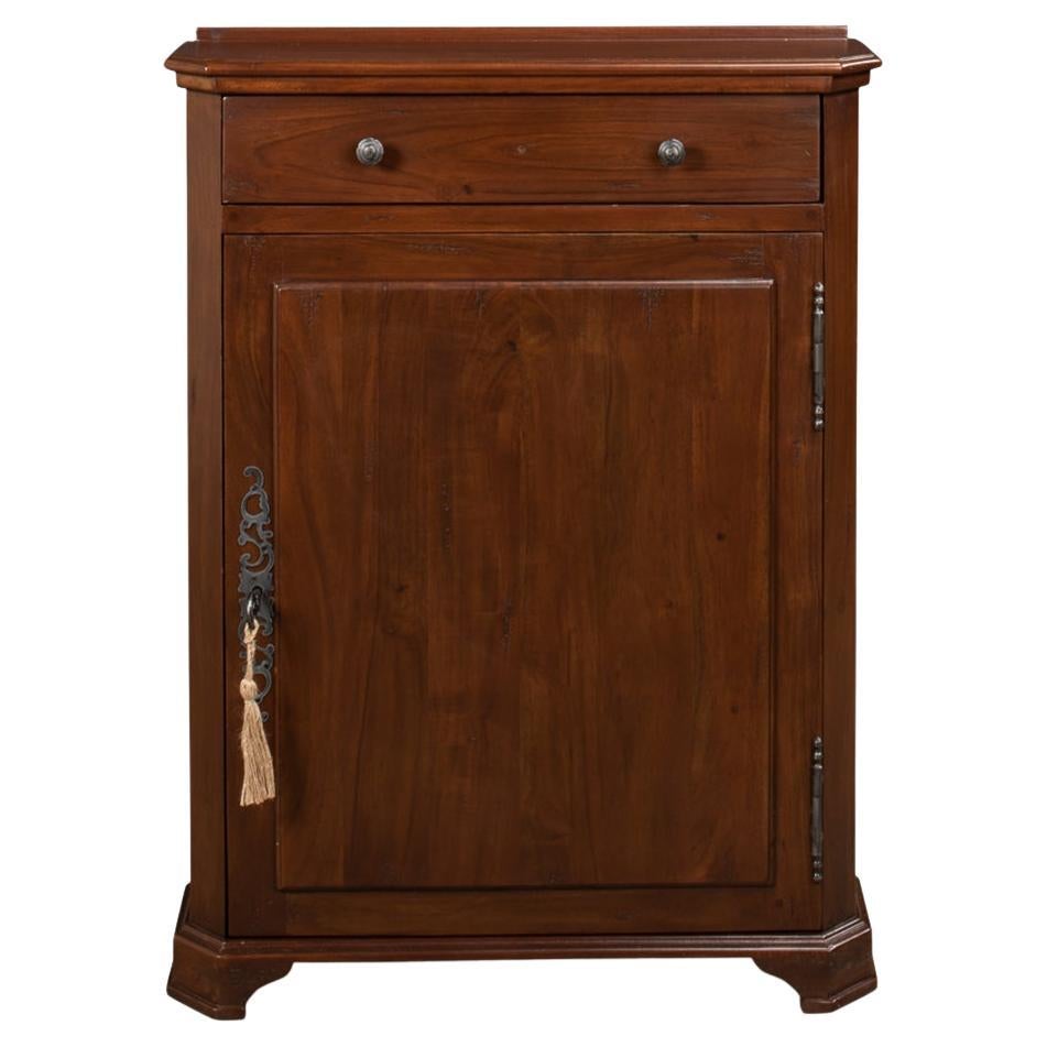 https://a.1stdibscdn.com/regence-style-walnut-side-cabinet-for-sale/f_8038/f_349159221687541837512/f_30749352_1665151439995_bg_processed.jpg