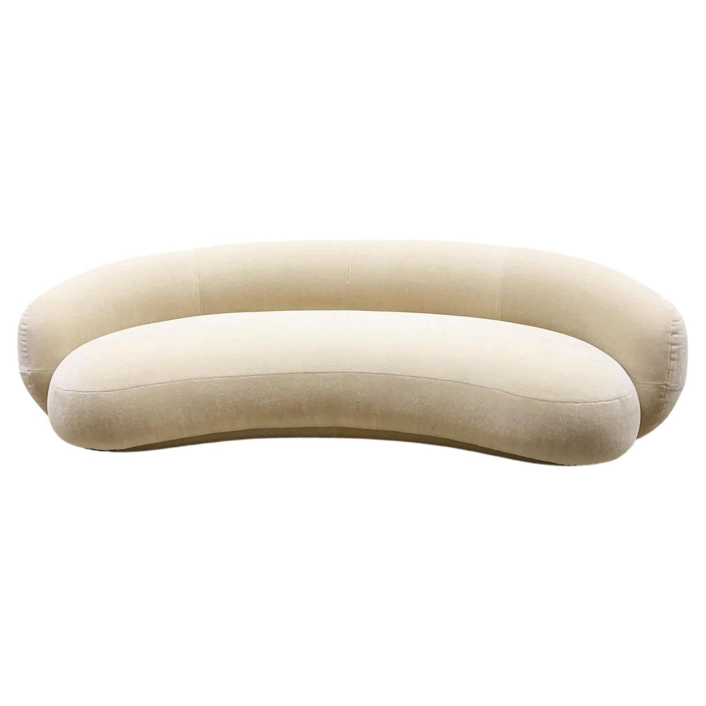 https://a.1stdibscdn.com/julep-sofa-in-teddy-mohair-sable-by-tacchini-for-sale/f_9409/f_310262821666814056091/f_31026282_1666814056472_bg_processed.jpg