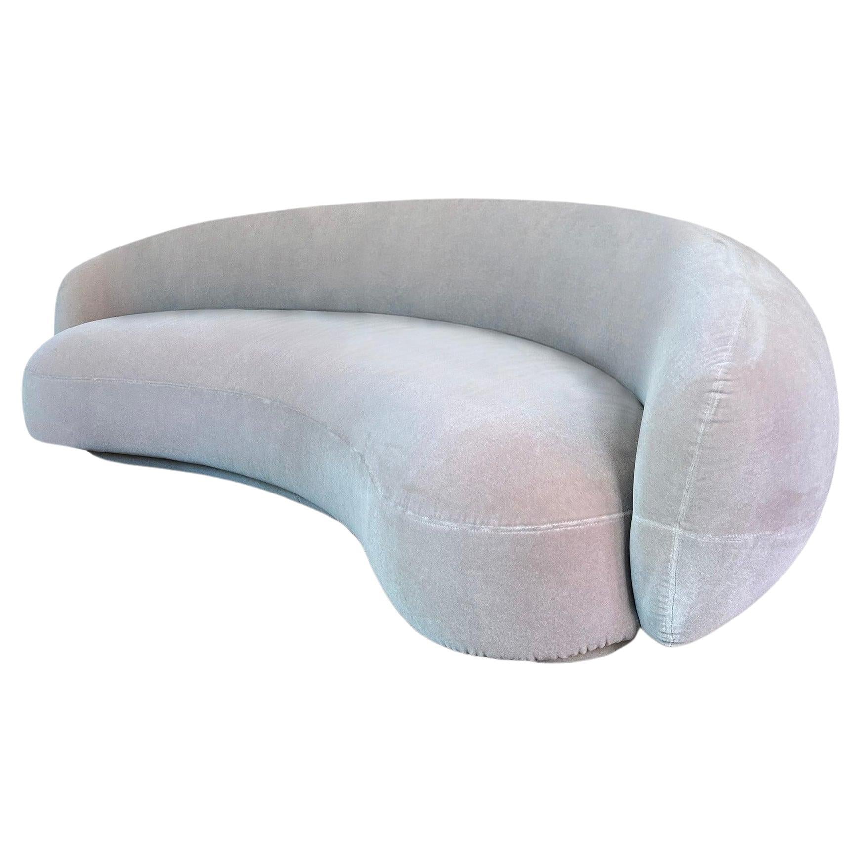 https://a.1stdibscdn.com/julep-sofa-in-vladimiro-corda-by-tacchini-for-sale/f_9409/f_310273021666818217194/f_31027302_1666818217716_bg_processed.jpg