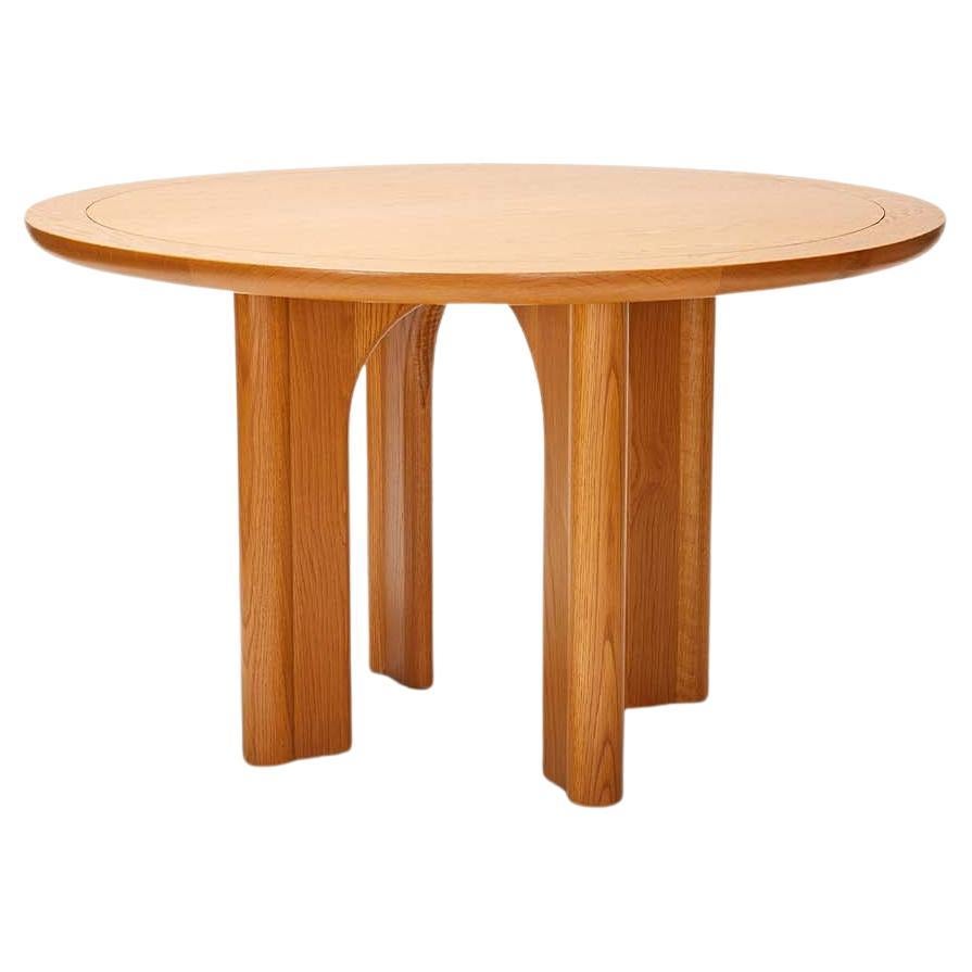 https://a.1stdibscdn.com/newton-dining-table-by-disc-interiors-x-lawson-fenning-for-sale/f_8060/f_391252621712186000260/f_31743052_1671052376030_bg_processed.jpg