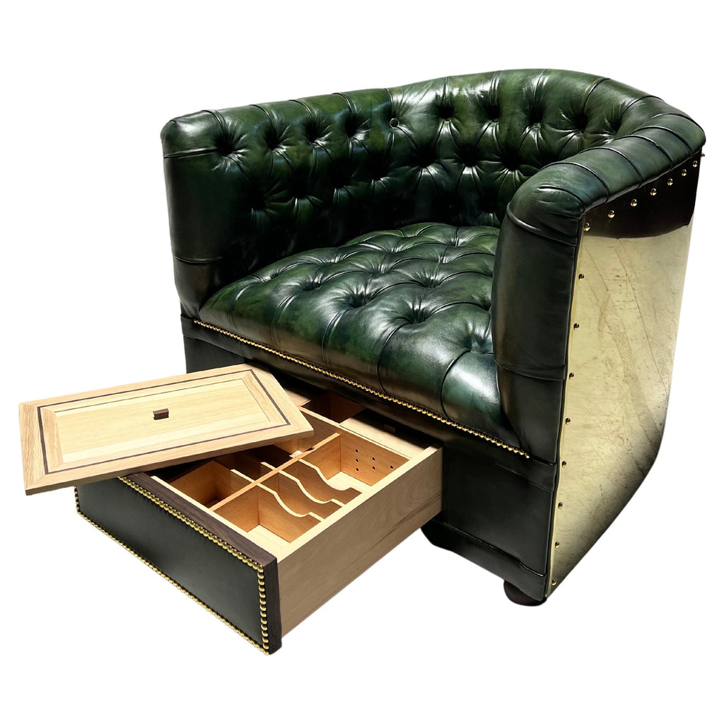 https://a.1stdibscdn.com/the-flying-wing-humidor-chair-from-our-signature-collection-for-sale/f_79732/f_323193221674162735526/f_32319322_1674162736422_bg_processed.jpg