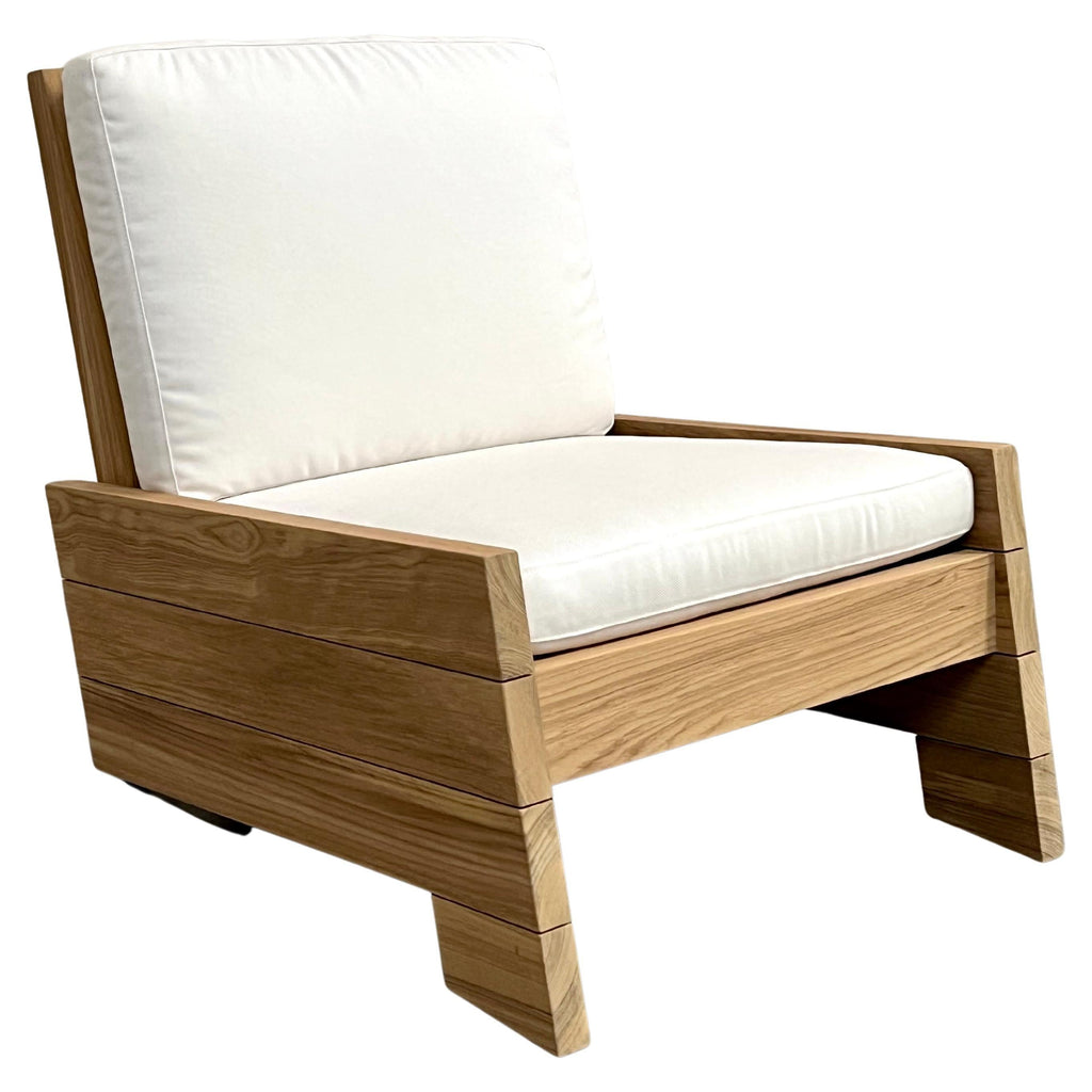 https://a.1stdibscdn.com/outdoor-lounge-chair-made-from-teak-for-sale/f_8065/f_329130021677075699192/f_32913002_1677075700326_bg_processed.jpg