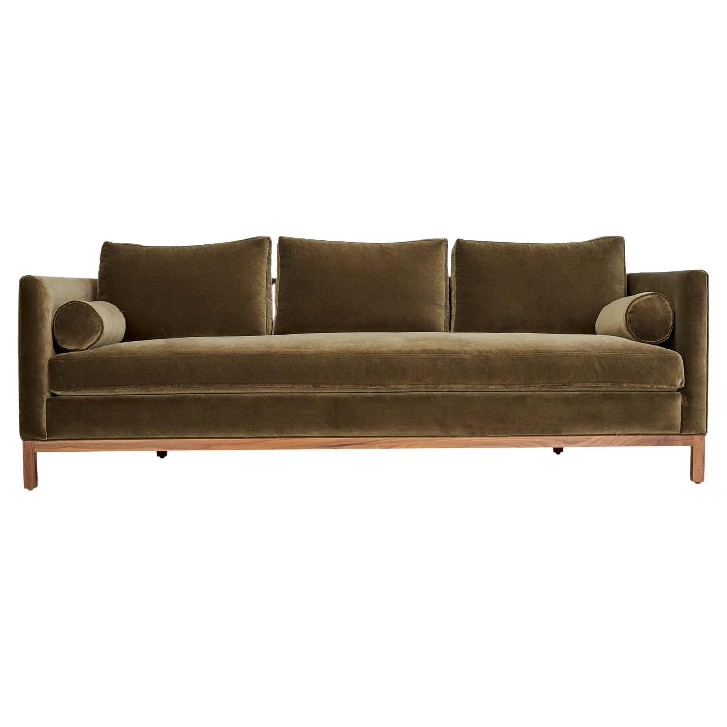 https://a.1stdibscdn.com/curved-back-sofa-by-lawson-fenning-for-sale/f_8060/f_393459421713553497825/f_34153942_1683324737061_bg_processed.jpg